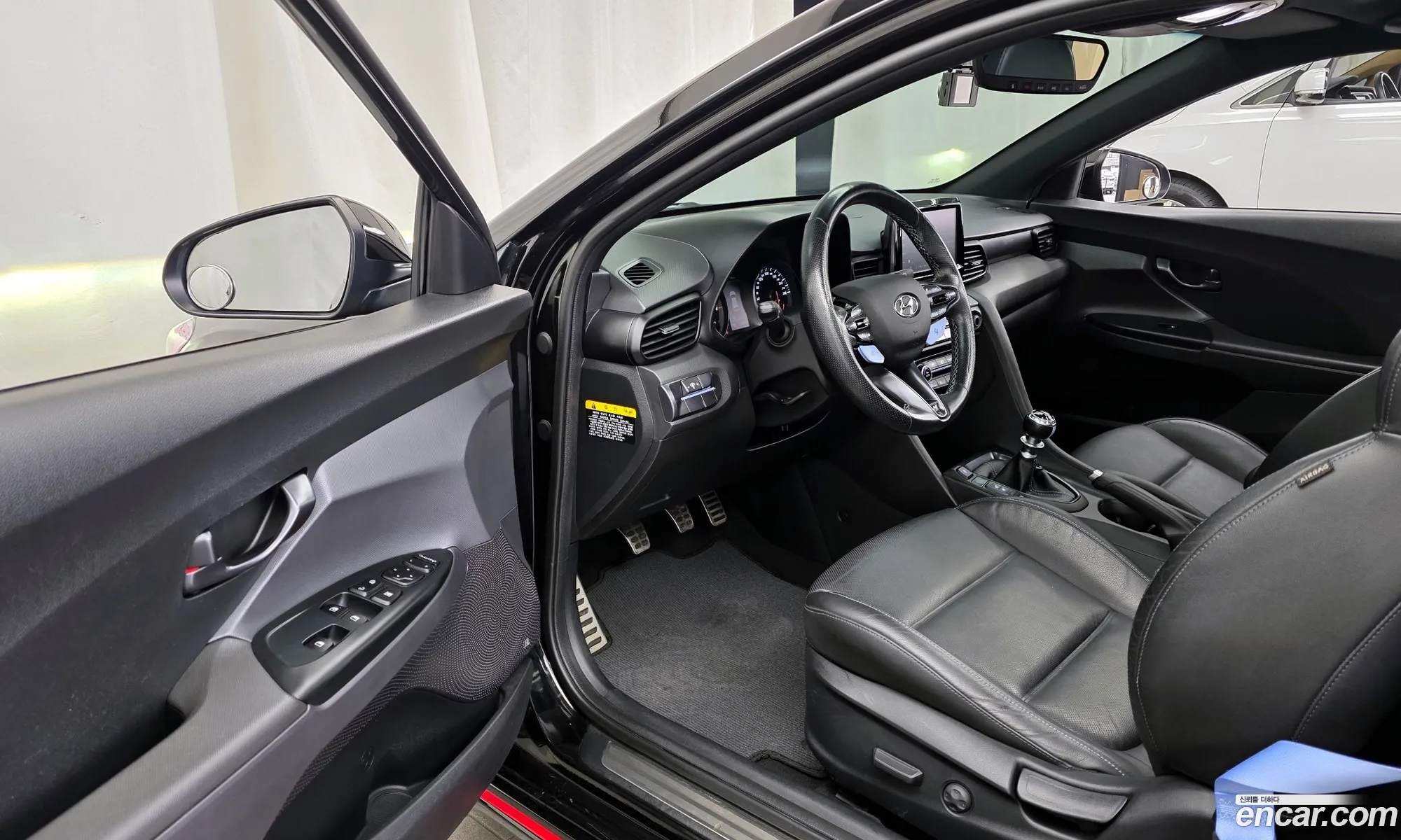 Hyundai Veloster 2018 — 28