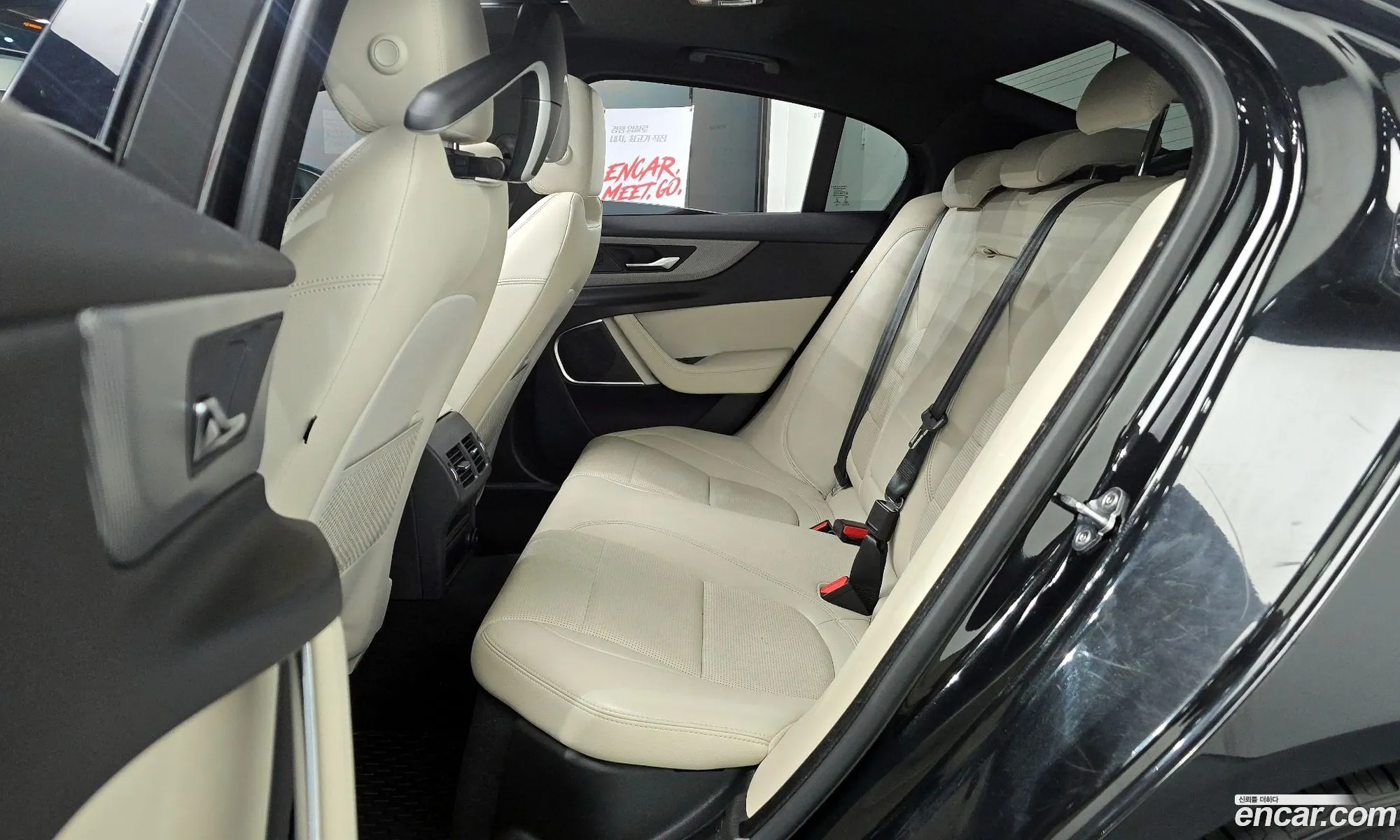 Jaguar XE 2020 SAJAB4BN9LCP66070 — 32
