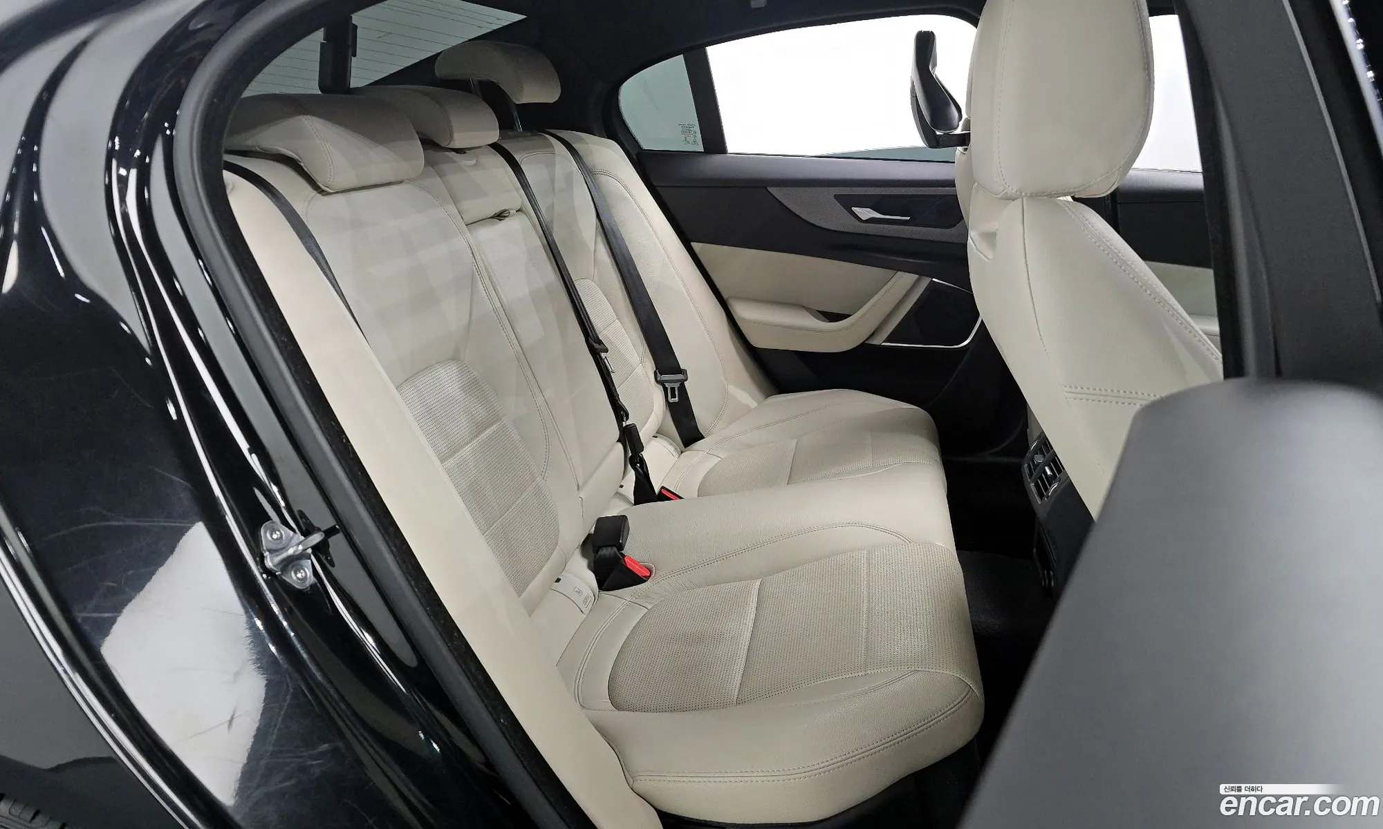 Jaguar XE 2020 SAJAB4BN9LCP66070 — 27