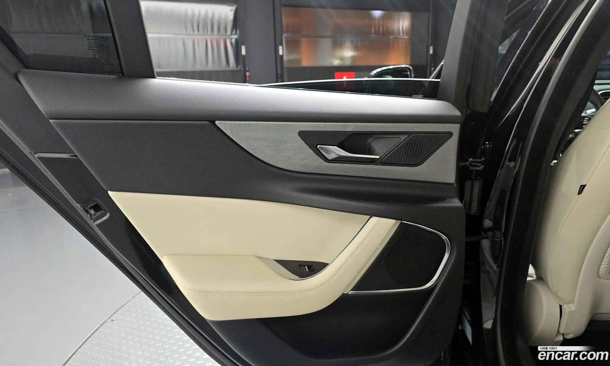 Jaguar XE 2020 SAJAB4BN9LCP66070 — 24
