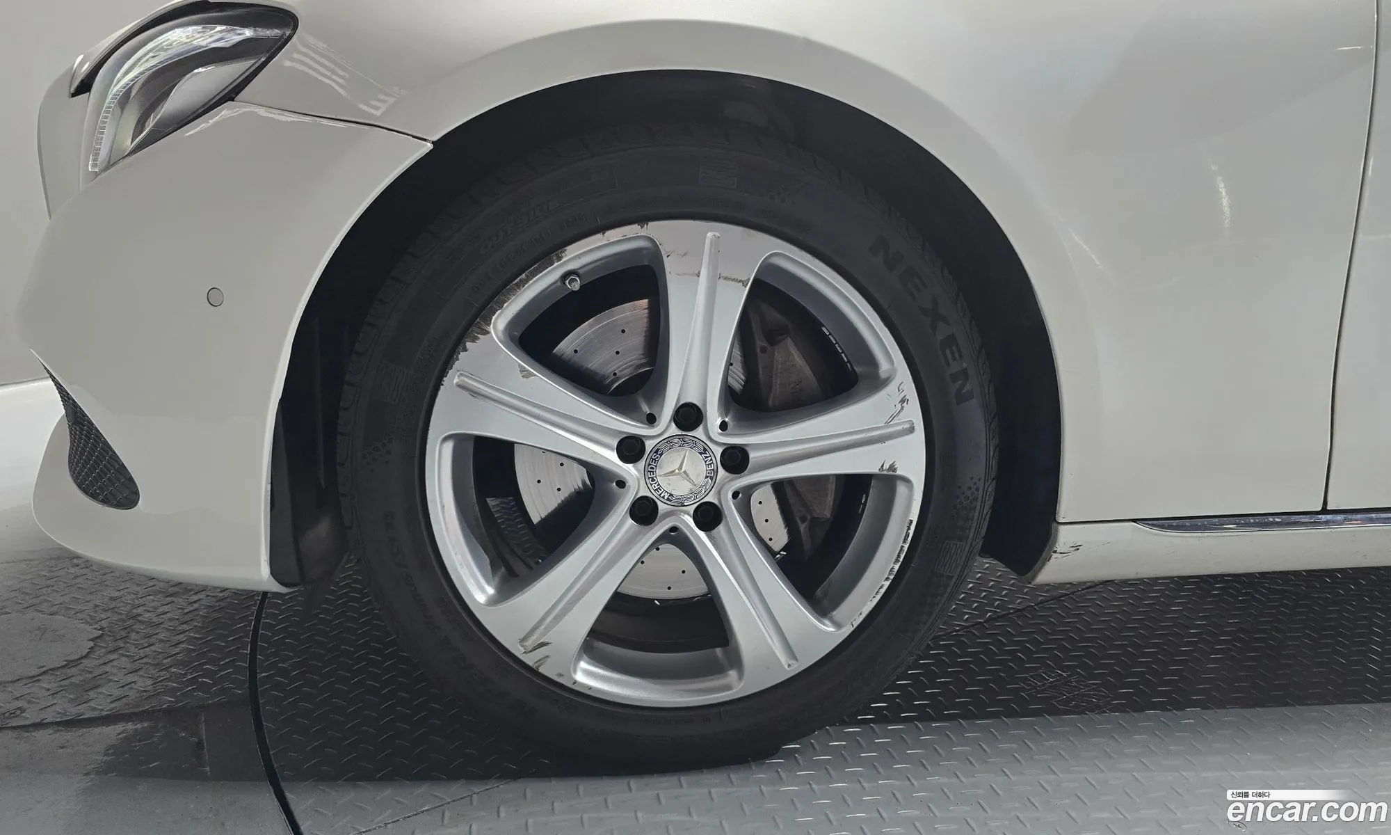 Mercedes-Benz E-Class W213 2016 WDDZF0EBXHA044647 — 13