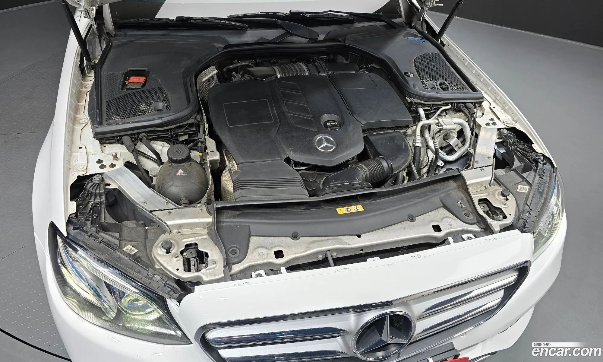 Mercedes-Benz E-Class W213 2016 WDDZF0EBXHA044647 — 15
