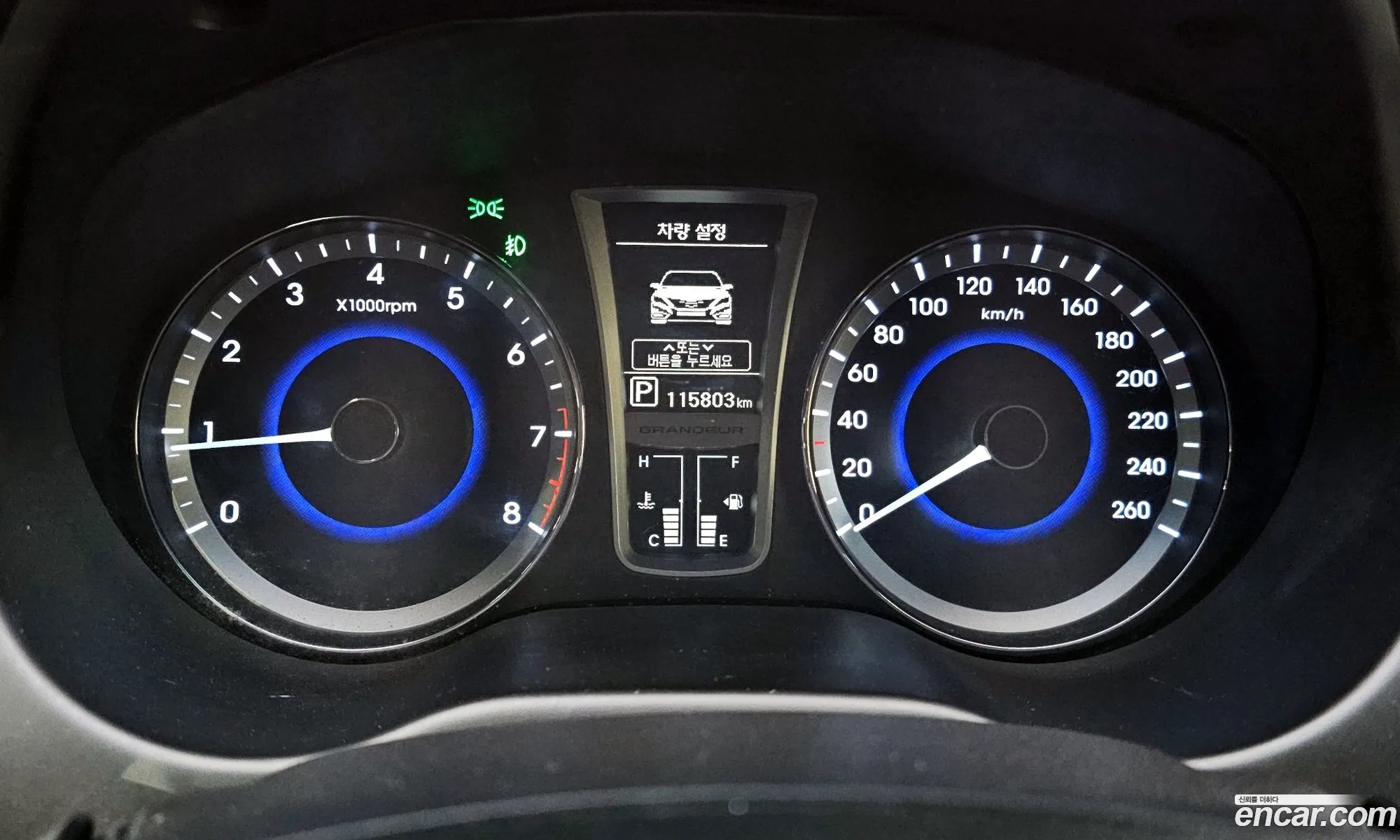 Hyundai Grandeur HG 2013 — 17