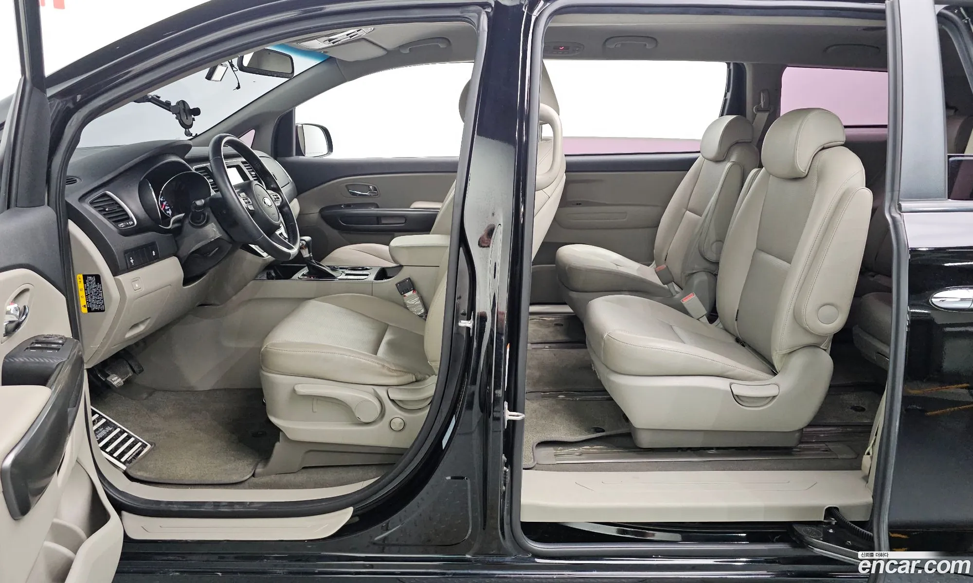 Kia Carnival 2019 — 29