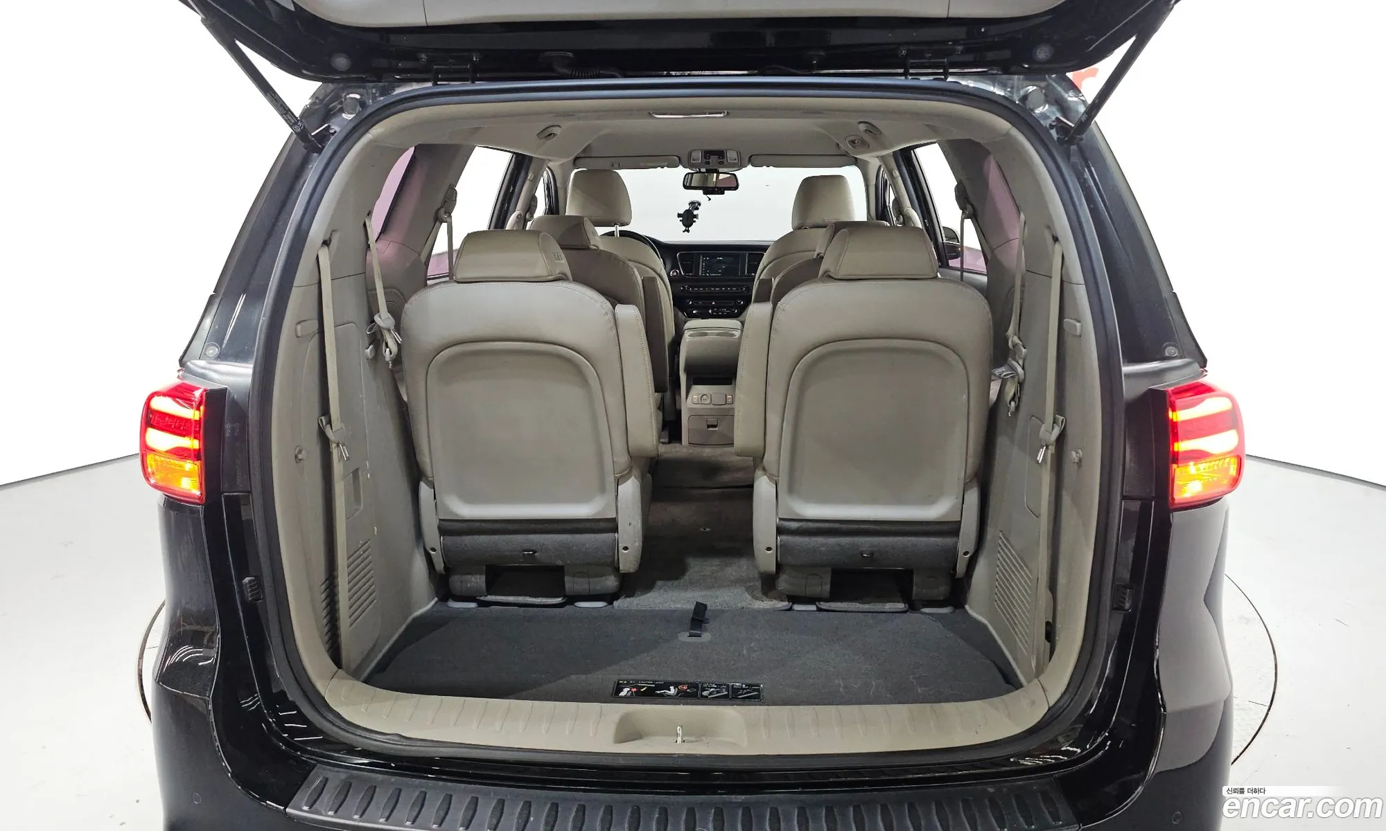 Kia Carnival 2019 — 8