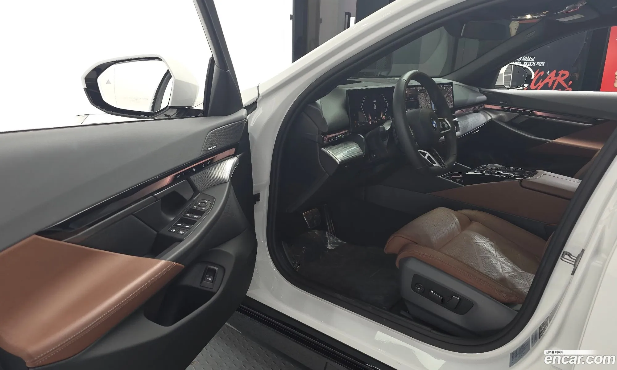 BMW 5 Series 2024 WBA51FJ05RCP73026 — 26