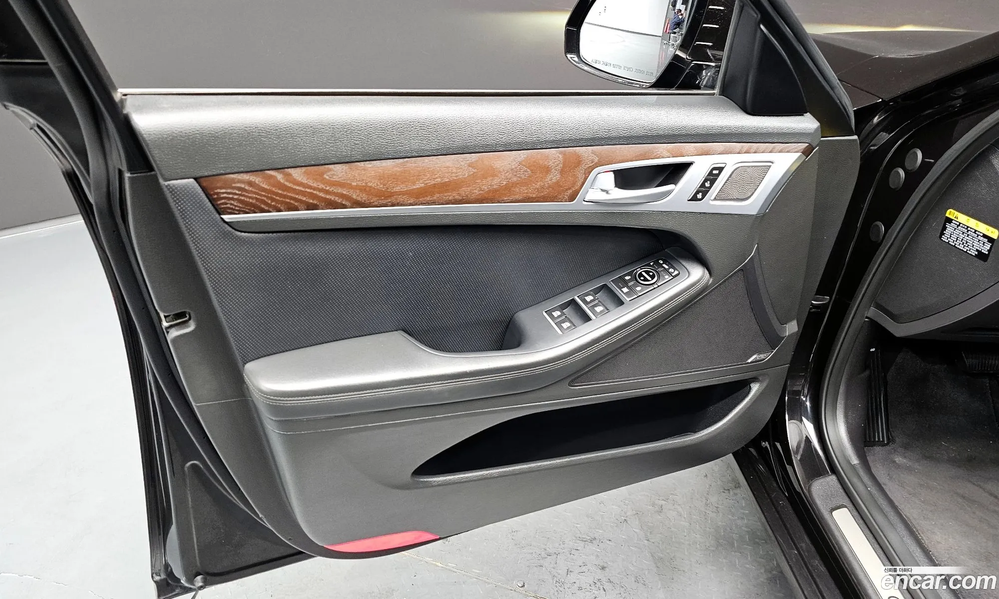 Genesis G80 2018 — 23