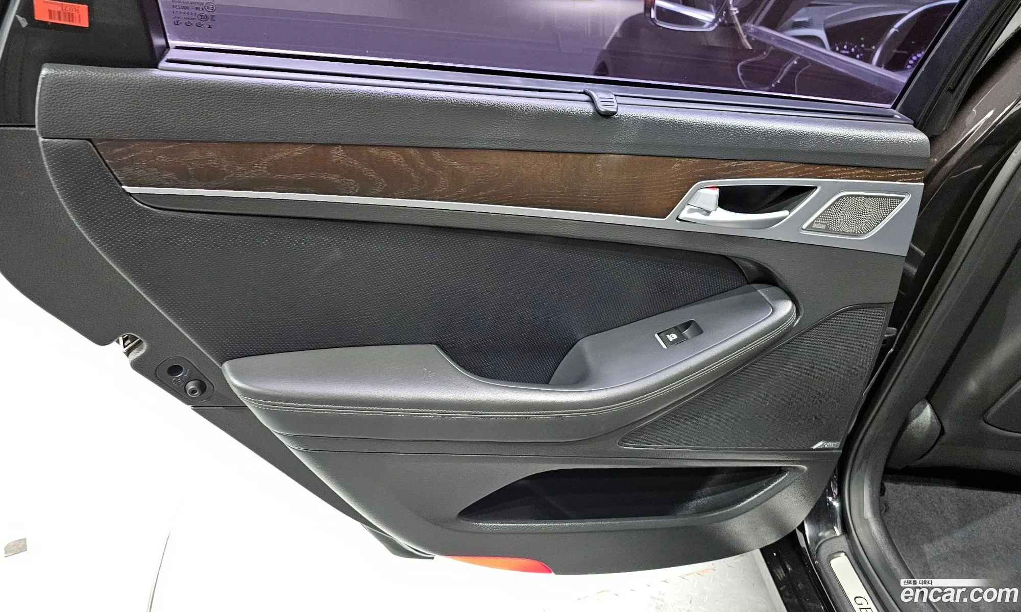 Genesis G80 2018 — 28