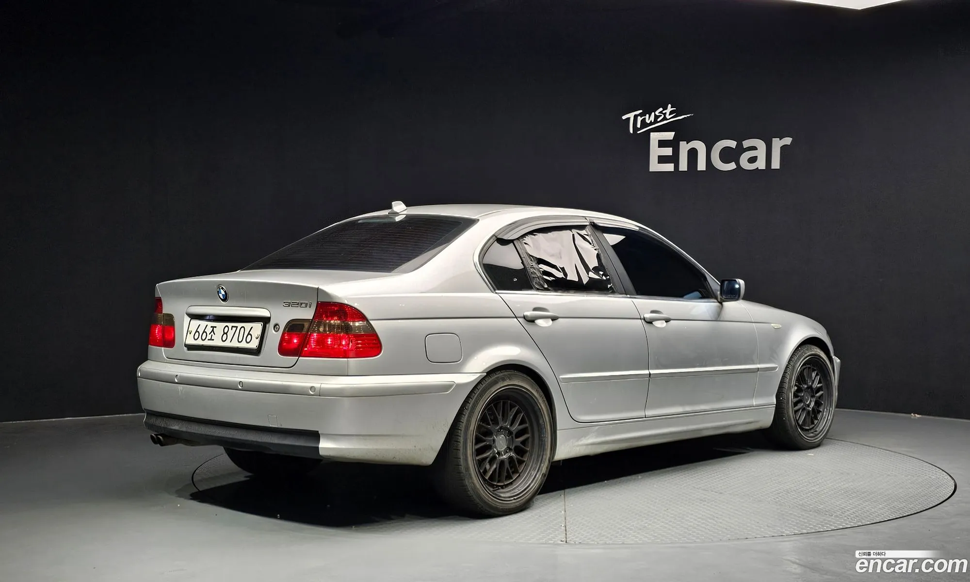 BMW 3 Series 2002 WBAEV11053KK73775 — 3