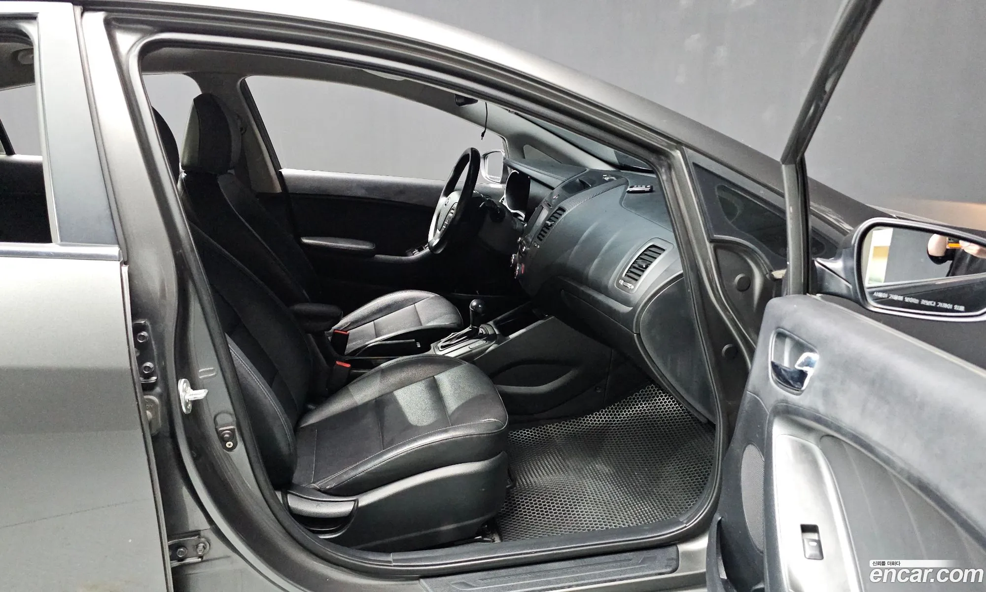 Kia K3 2013 KNAFZ412BDA038222 — 4