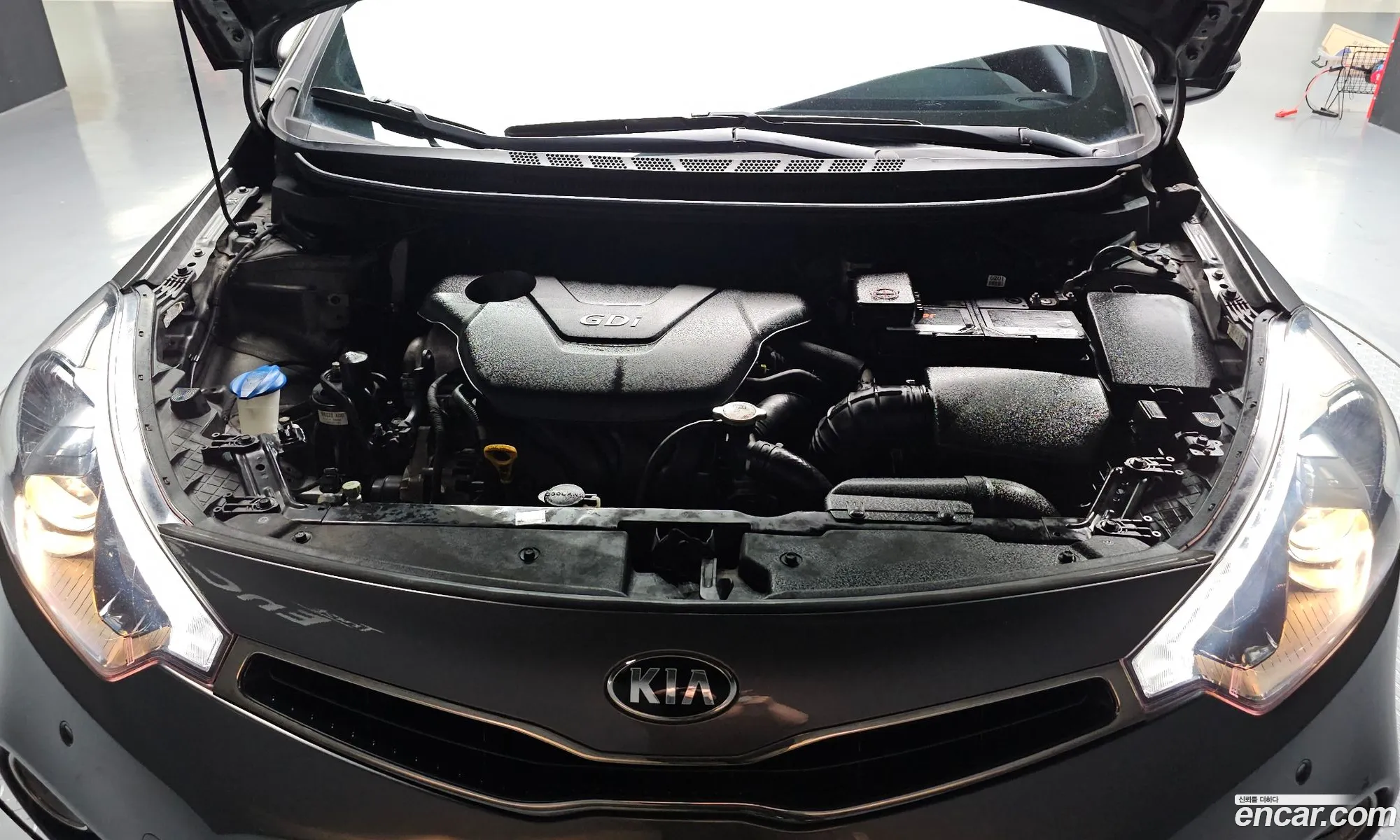Kia K3 2013 KNAFZ412BDA038222 — 8