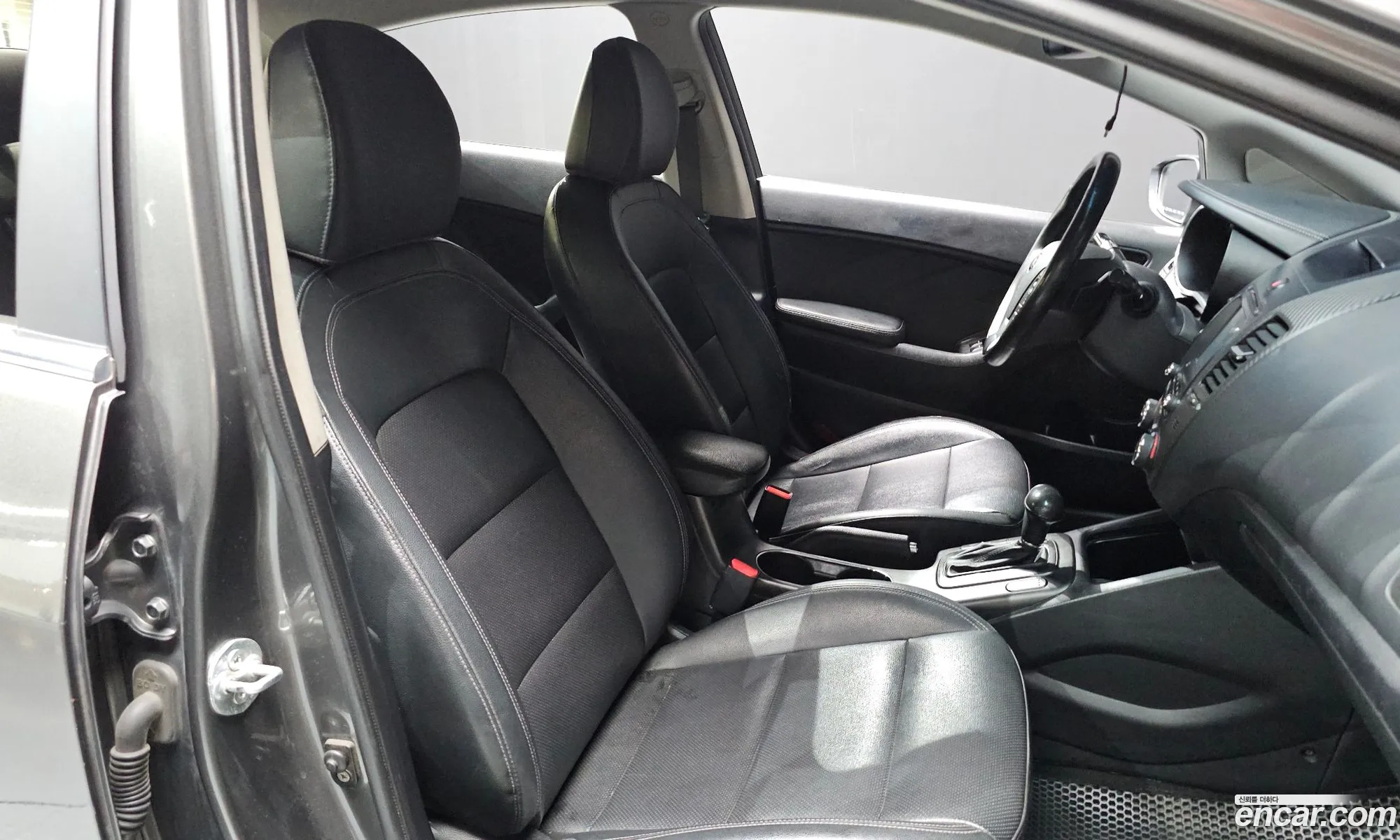 Kia K3 2013 KNAFZ412BDA038222 — 14