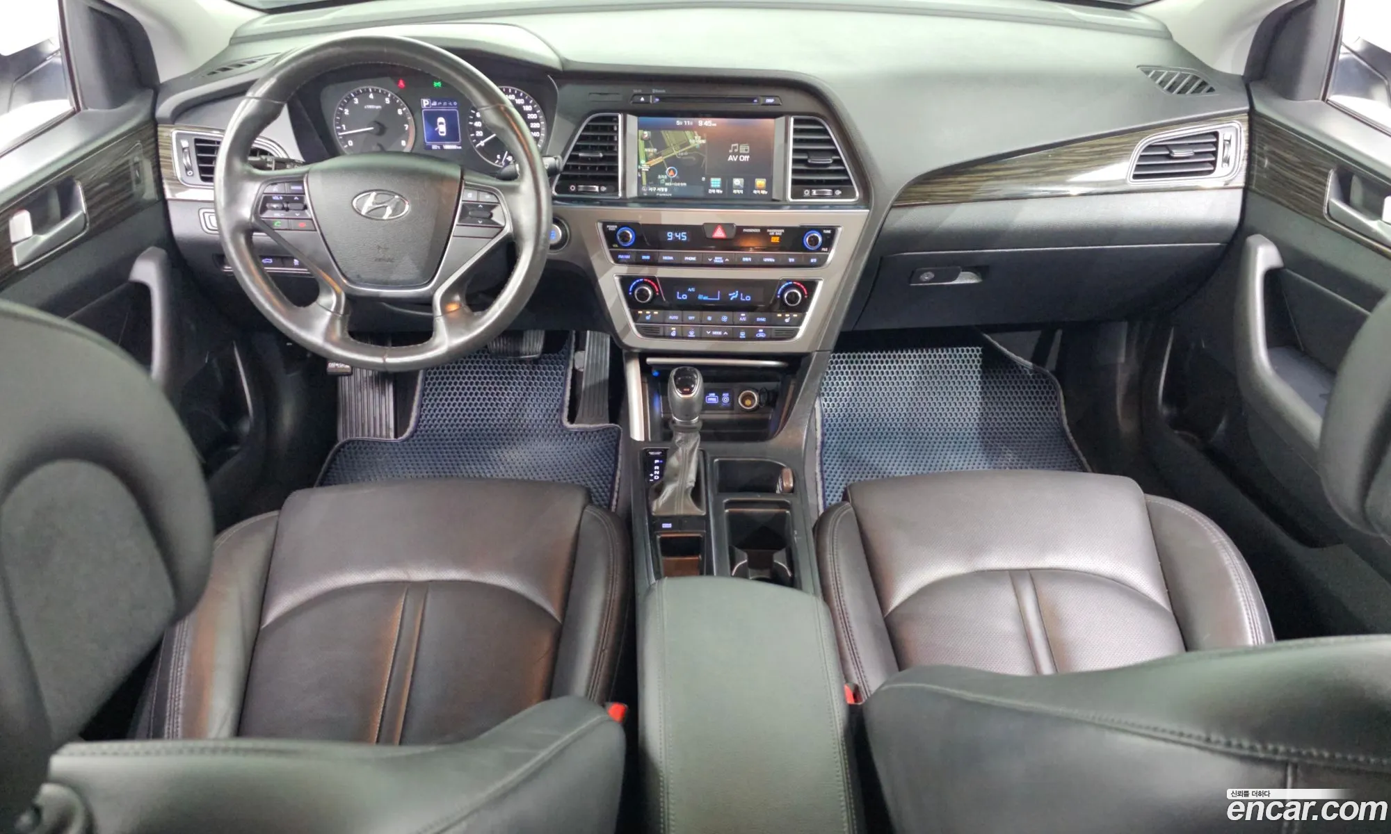 Hyundai LF Sonata 2017 — 12