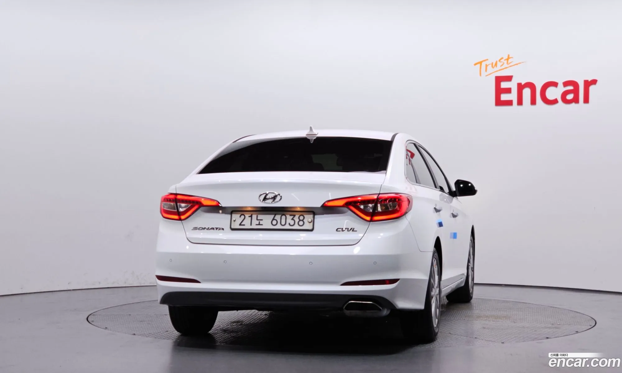 Hyundai LF Sonata 2017 — 13