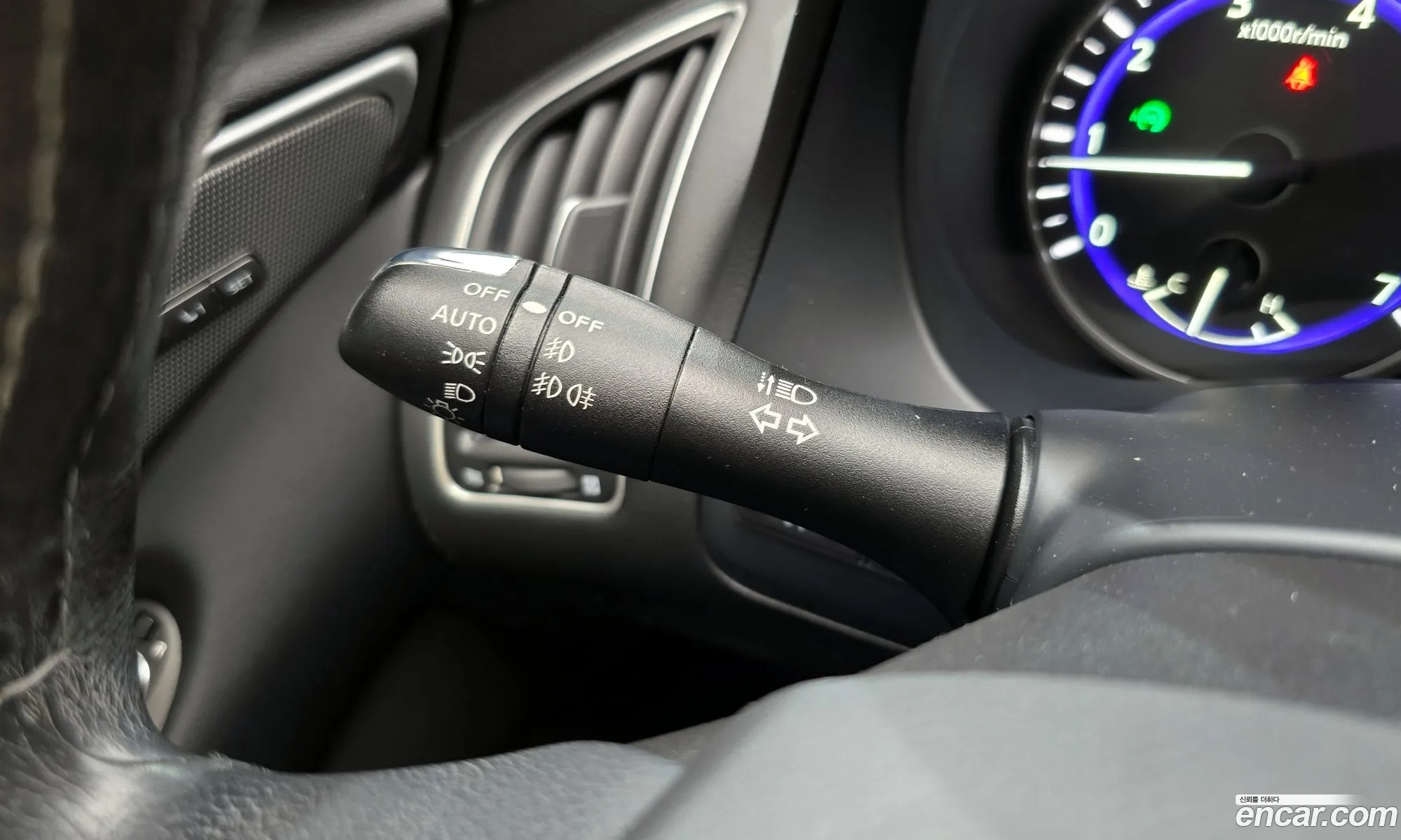 Infiniti Q50 2015 JNKDV71E1FM530936 — 4