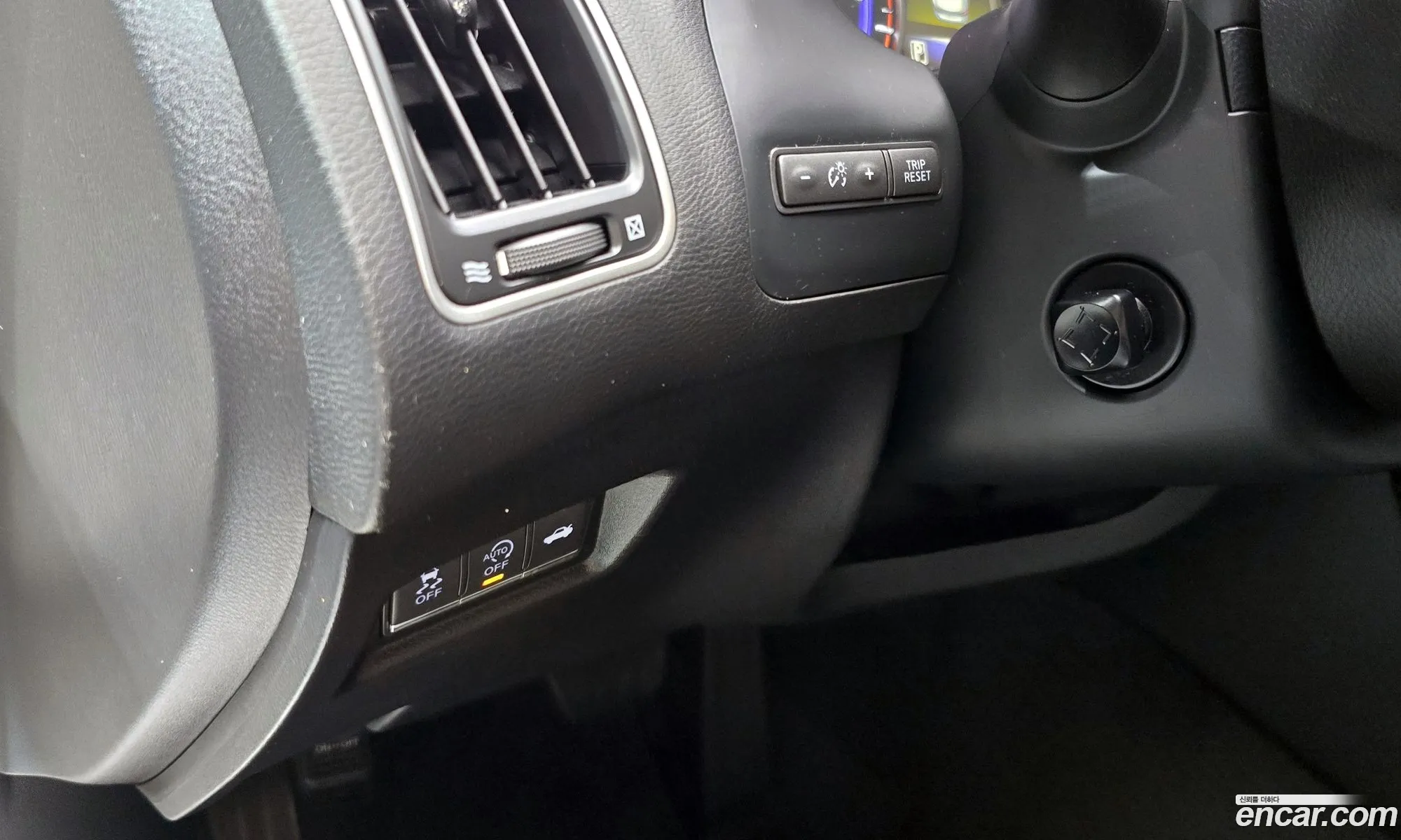 Infiniti Q50 2015 JNKDV71E1FM530936 — 17