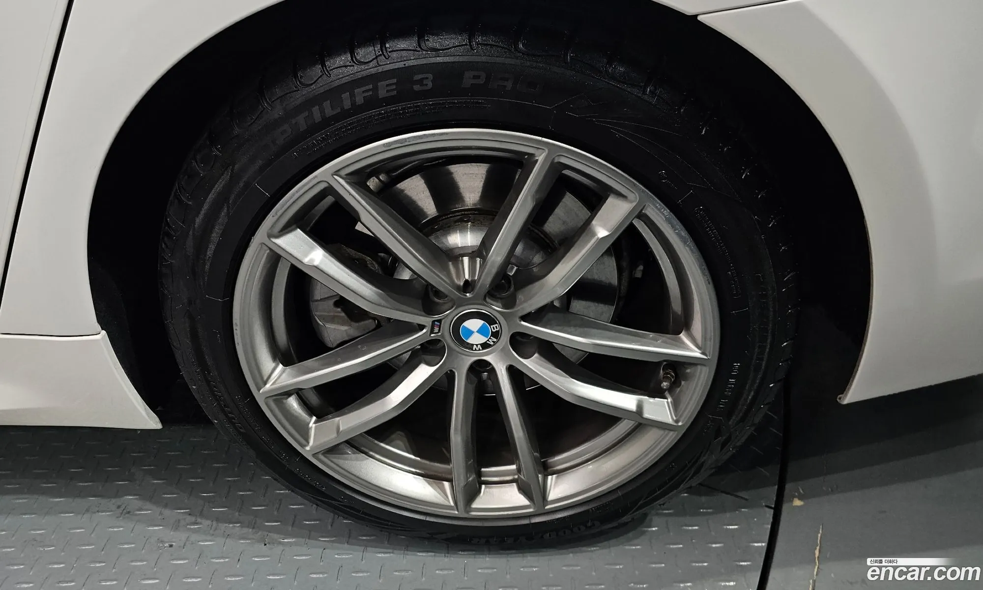 BMW 5 Series 2019 — 8