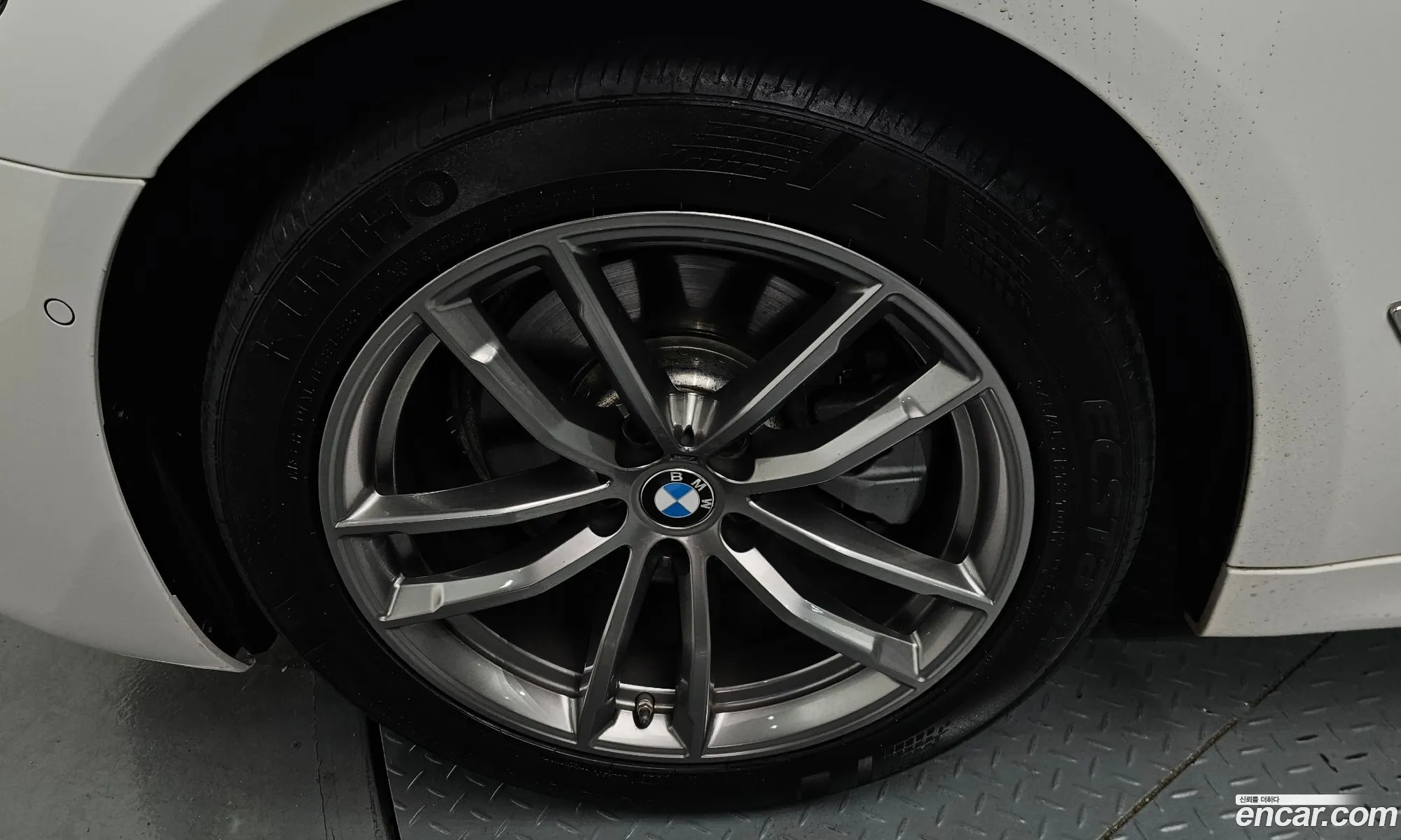 BMW 5 Series 2019 — 3