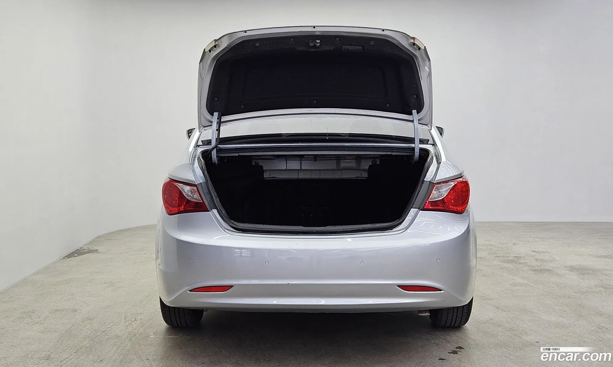 Hyundai YF Sonata 2012 — 11