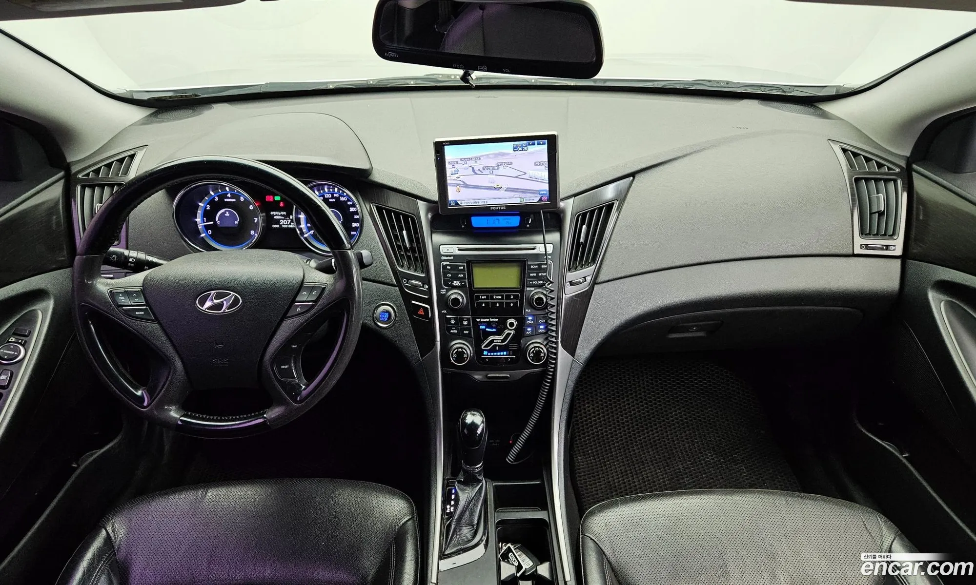 Hyundai YF Sonata 2012 — 19