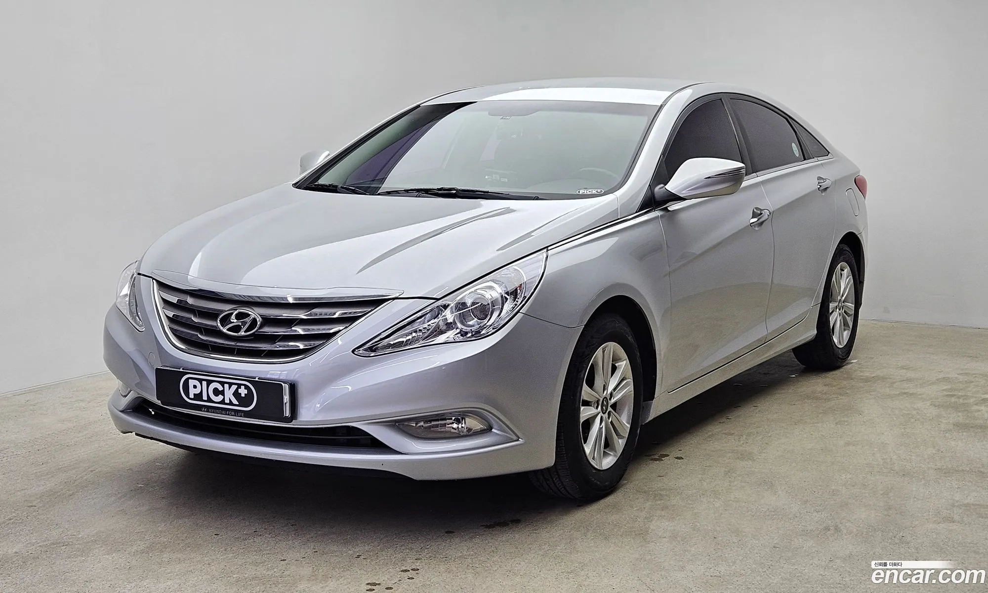 Hyundai YF Sonata 2012 — 18