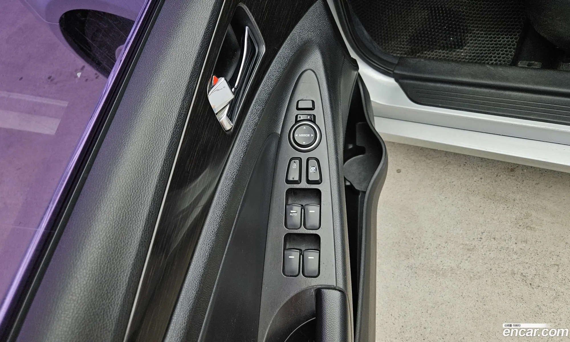 Hyundai YF Sonata 2012 — 4