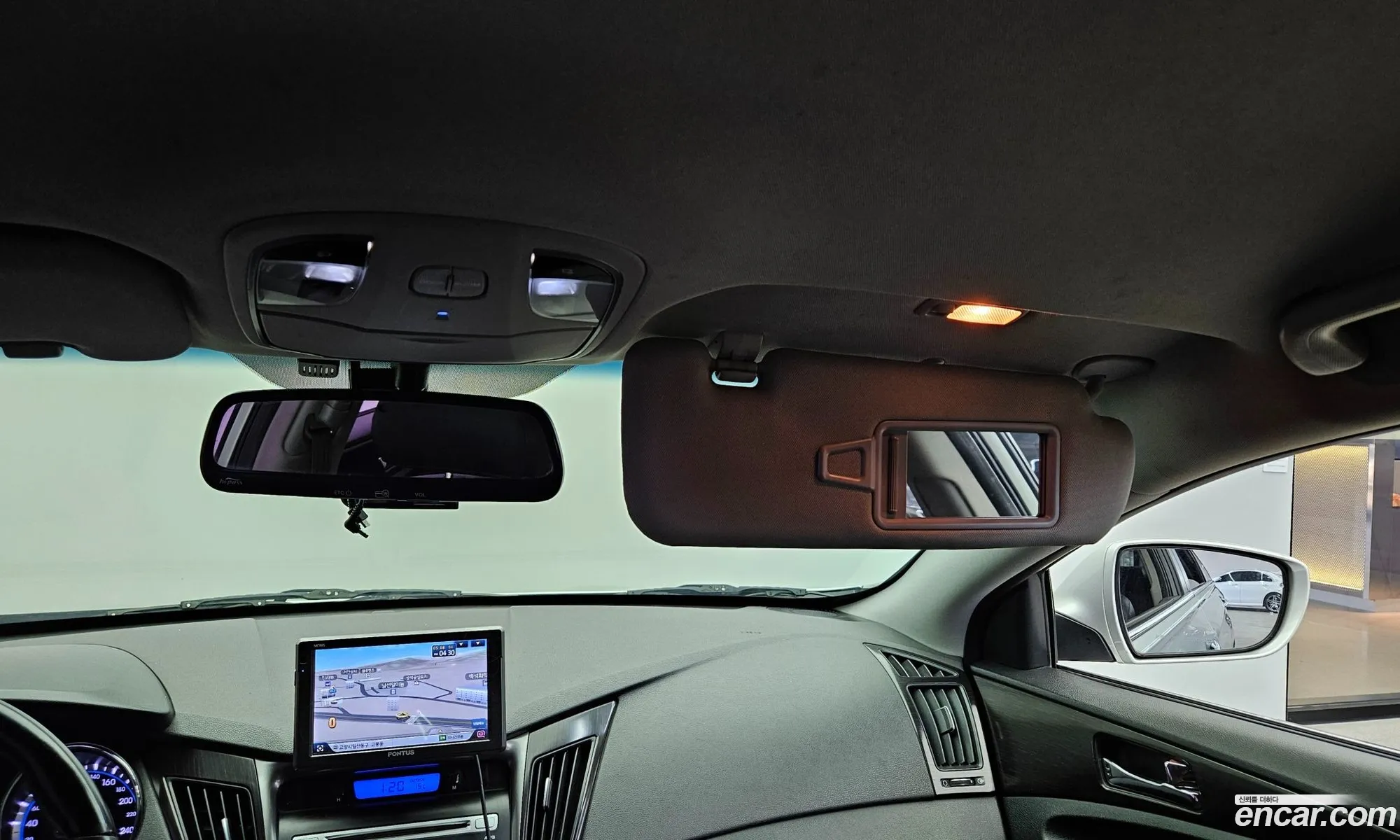 Hyundai YF Sonata 2012 — 15