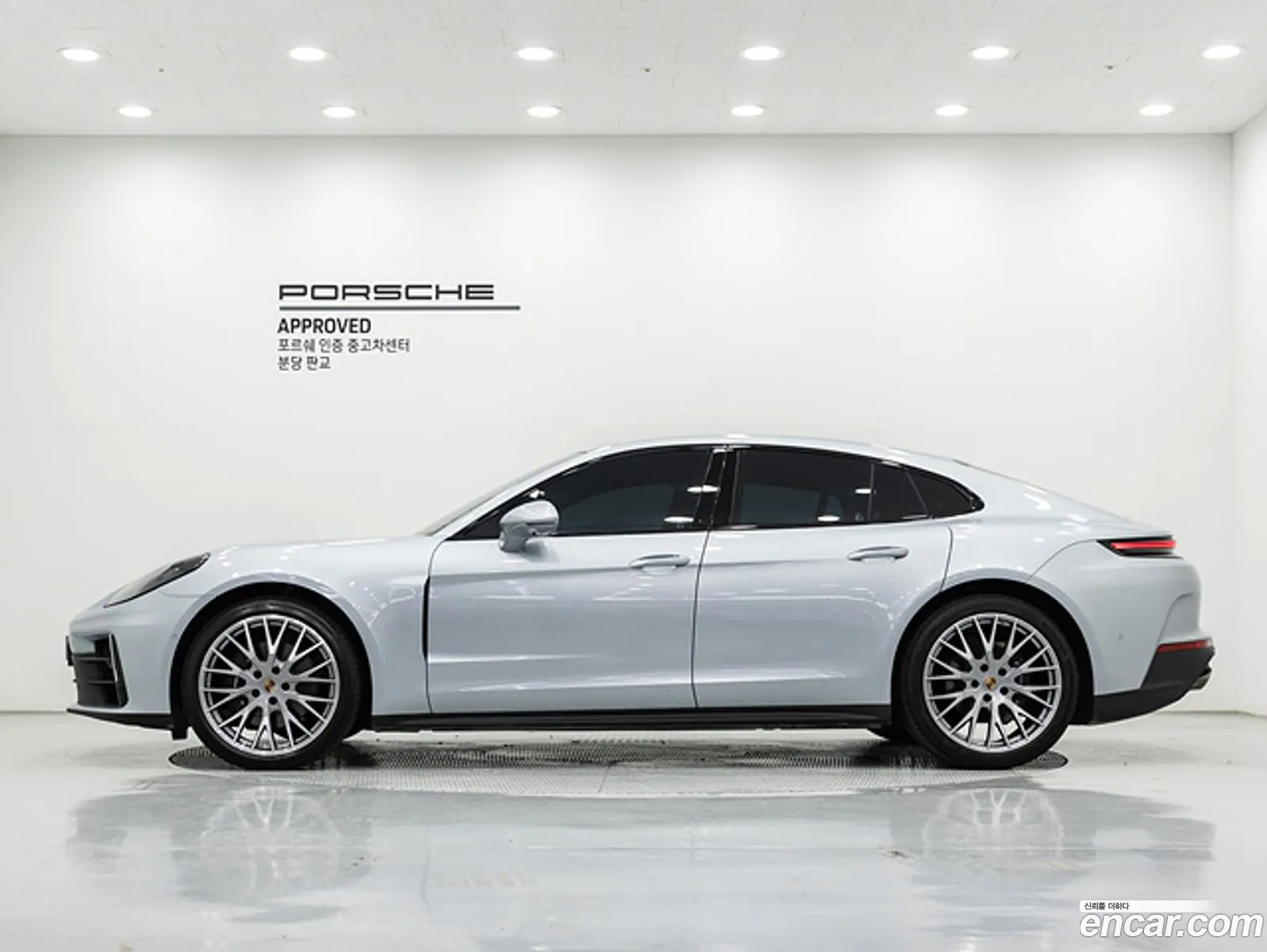 Porsche Panamera 2025 — 4
