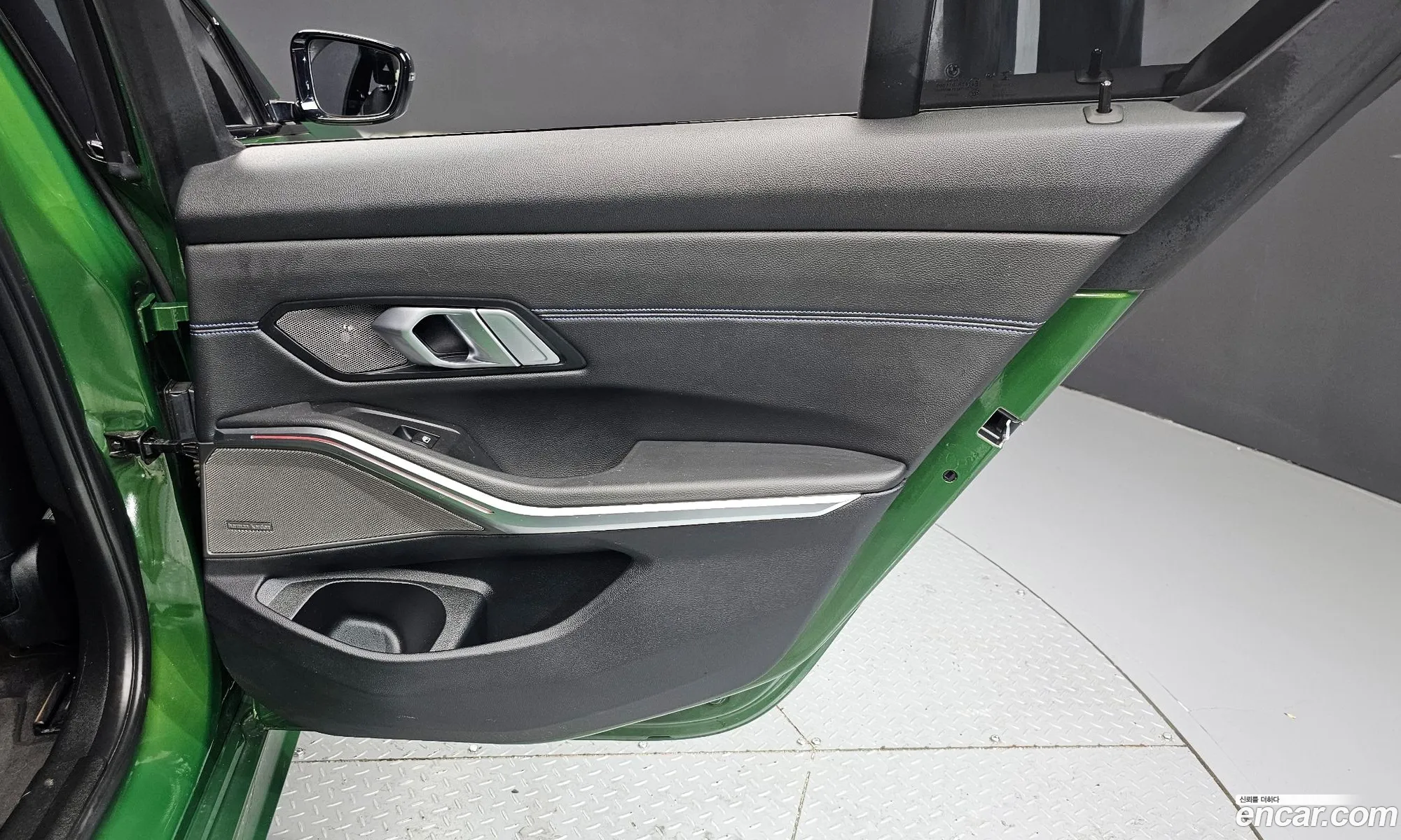 BMW 3 Series 2019 WBA5V5105KAJ54829 — 25