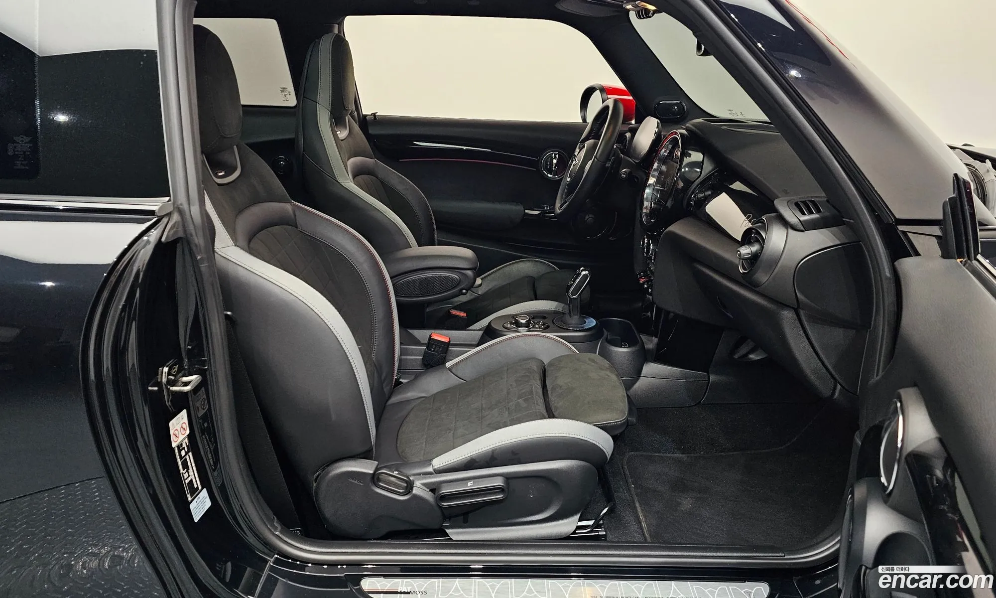 Mini Cooper S 2023 WMW81DH03P2S85235 — 21