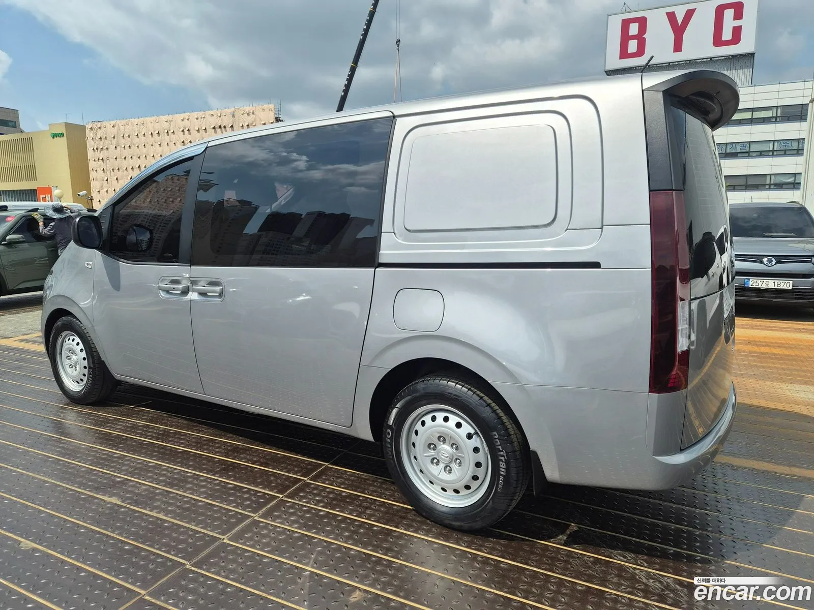 Hyundai Staria 2023 — 4