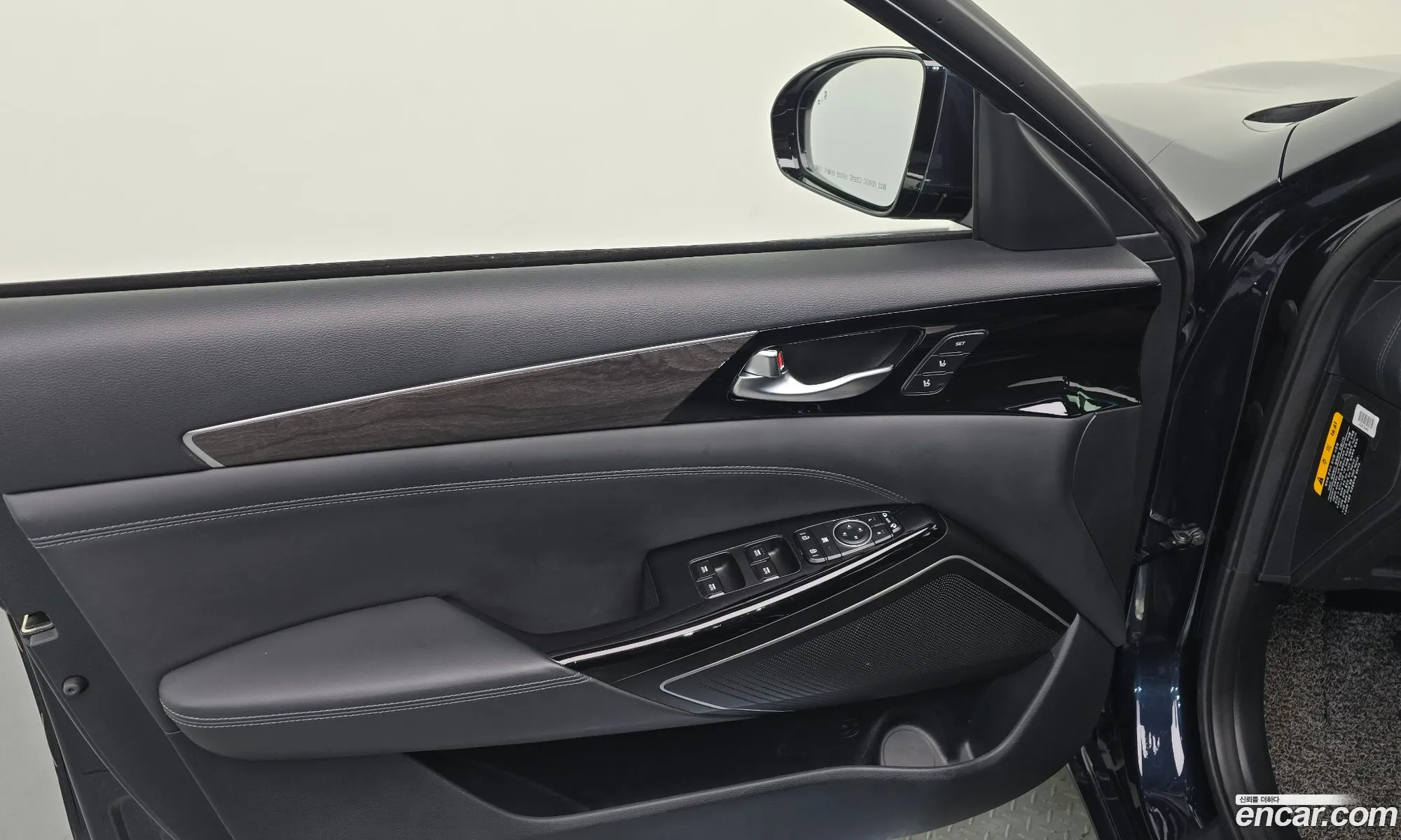 Kia K7 Premier Hybrid 2019 — 34