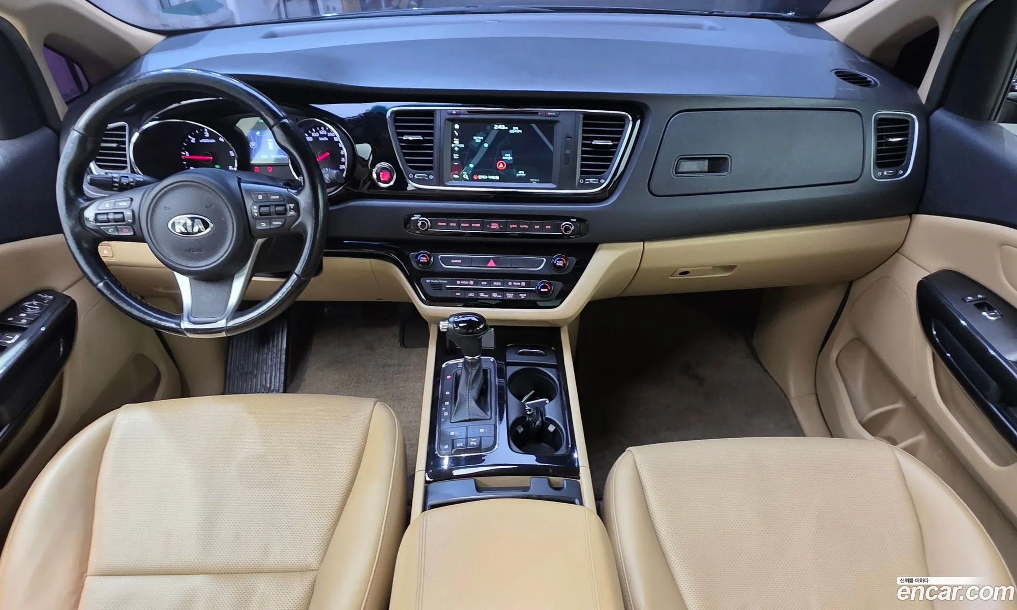 Kia Carnival 2015 — 10