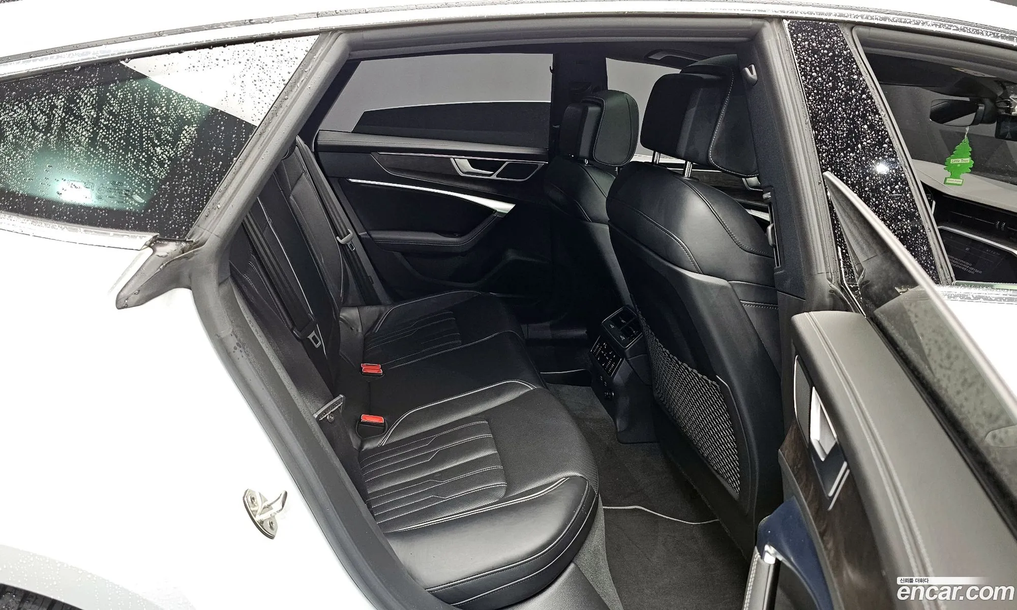 Audi A7 2021 WAUZZZF26MN041460 — 26