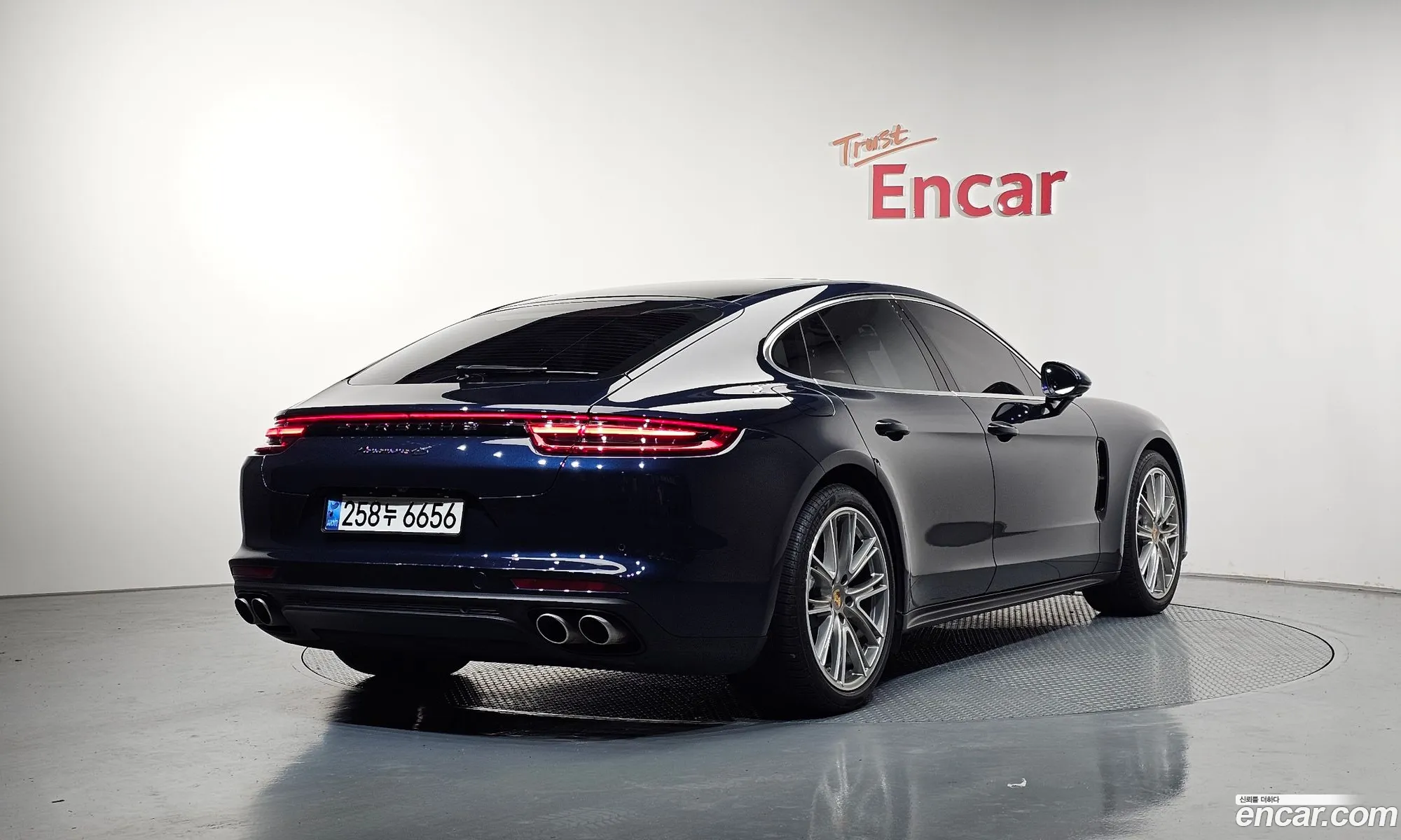 Porsche Panamera 2018 WP0AB2979JL136203 — 13