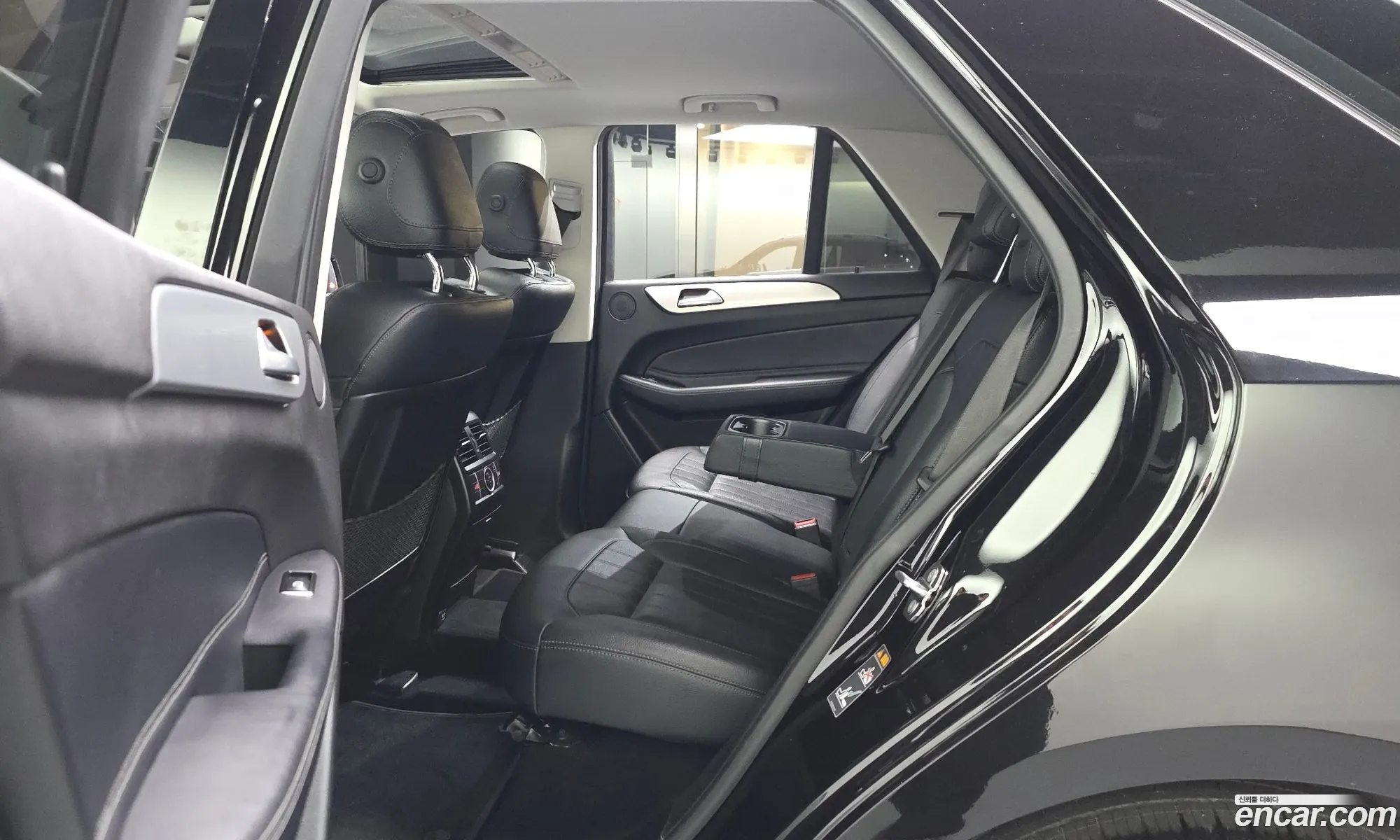 Mercedes-Benz GLE-Class W166 2018 — 23