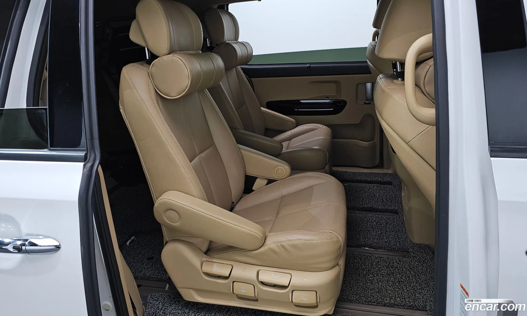 Kia Carnival 2018 KNAMB81ABKS471054 — 24