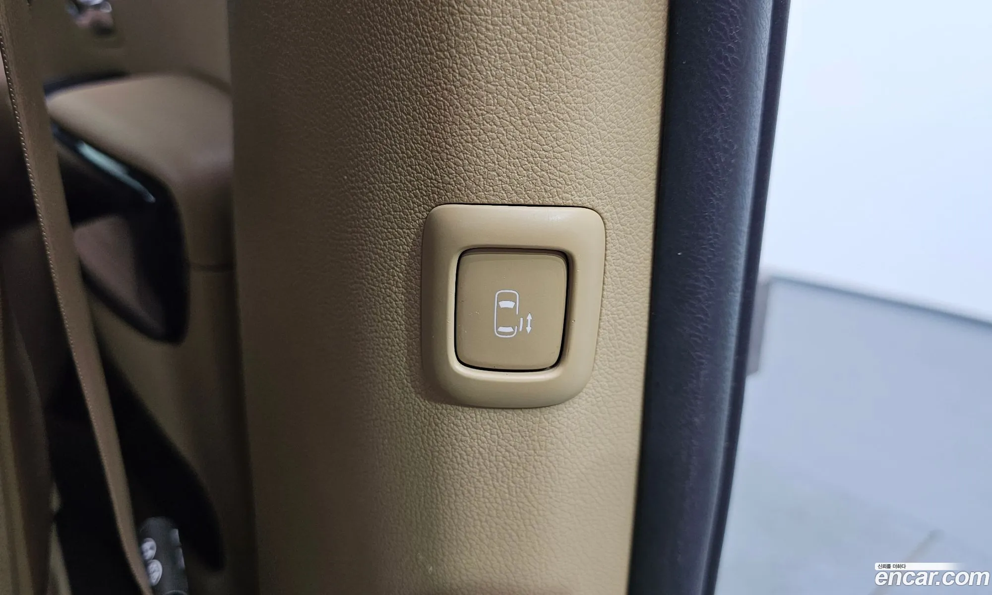 Kia Carnival 2018 KNAMB81ABKS471054 — 6