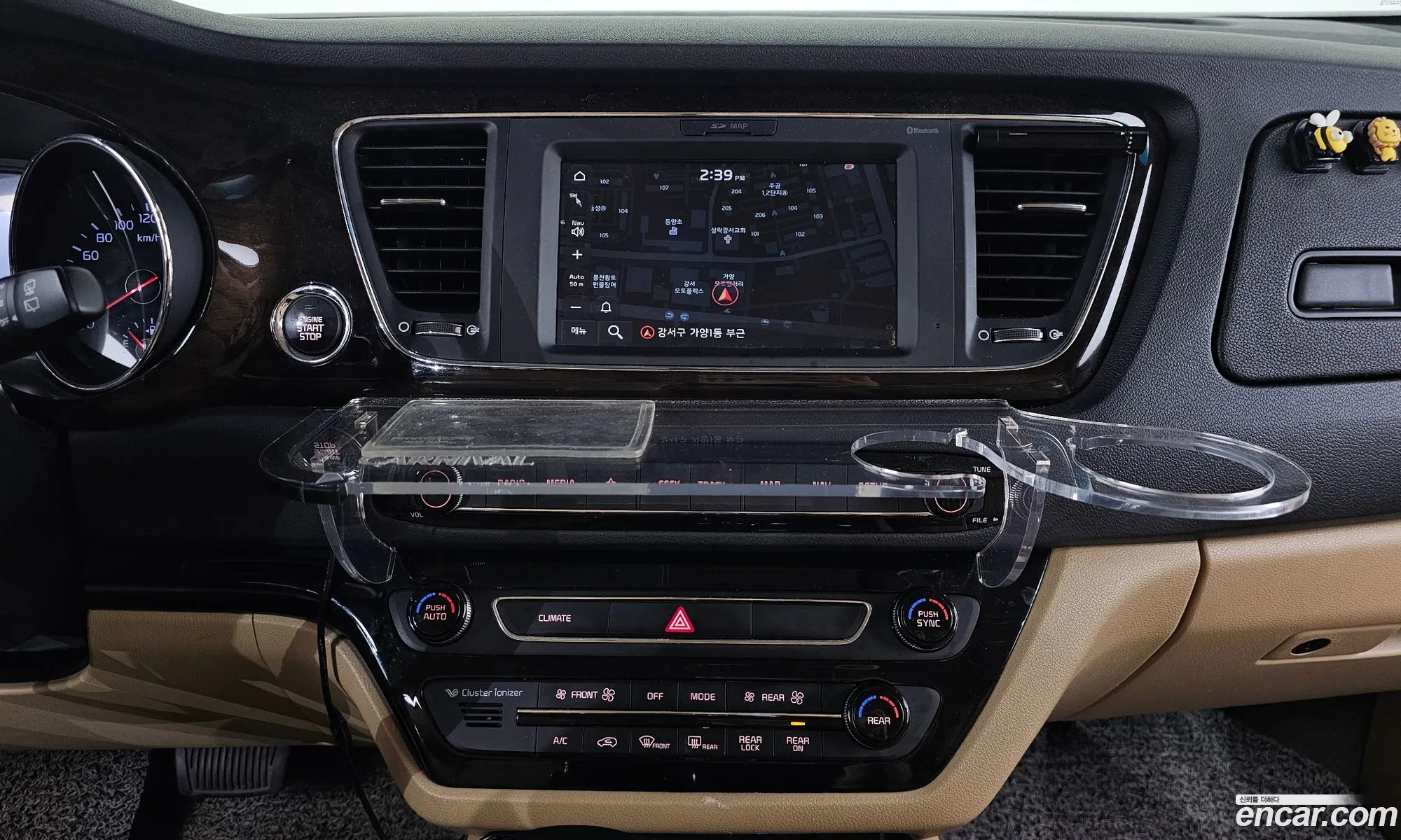 Kia Carnival 2018 KNAMB81ABKS471054 — 10