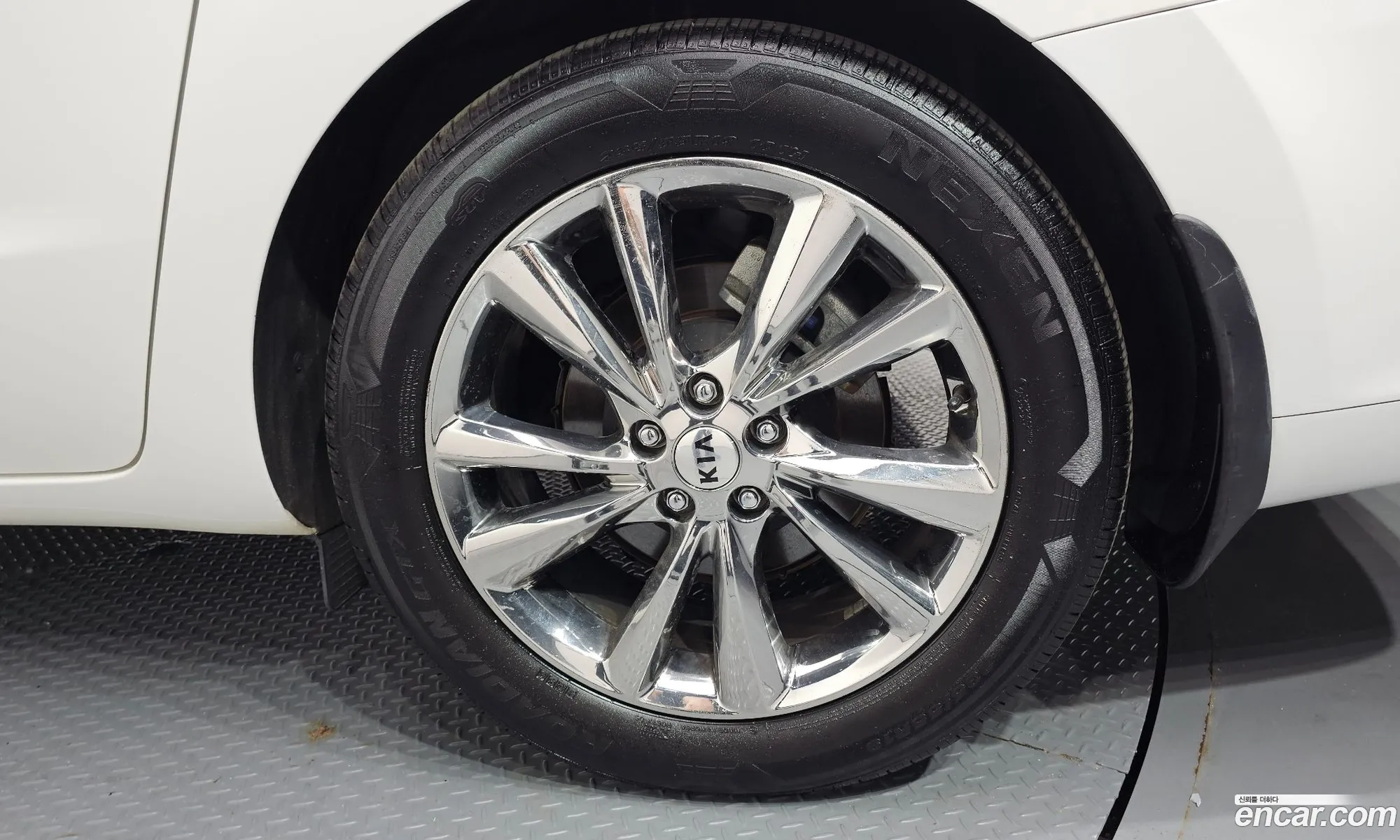 Kia Carnival 2018 KNAMB81ABKS471054 — 15