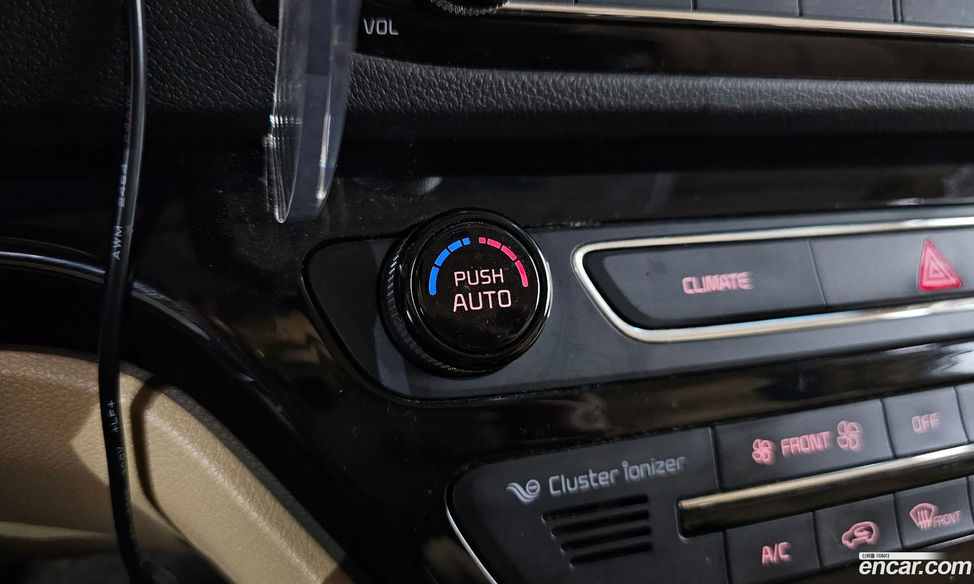 Kia Carnival 2018 KNAMB81ABKS471054 — 12