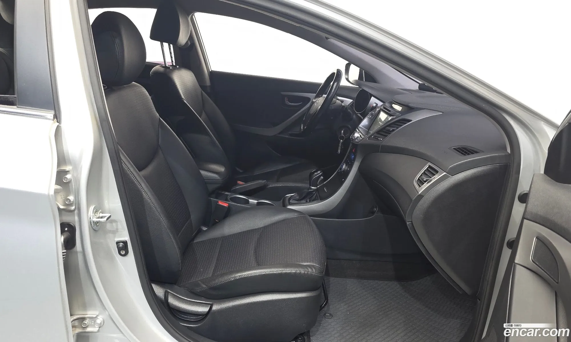 Hyundai Elantra 2015 — 26