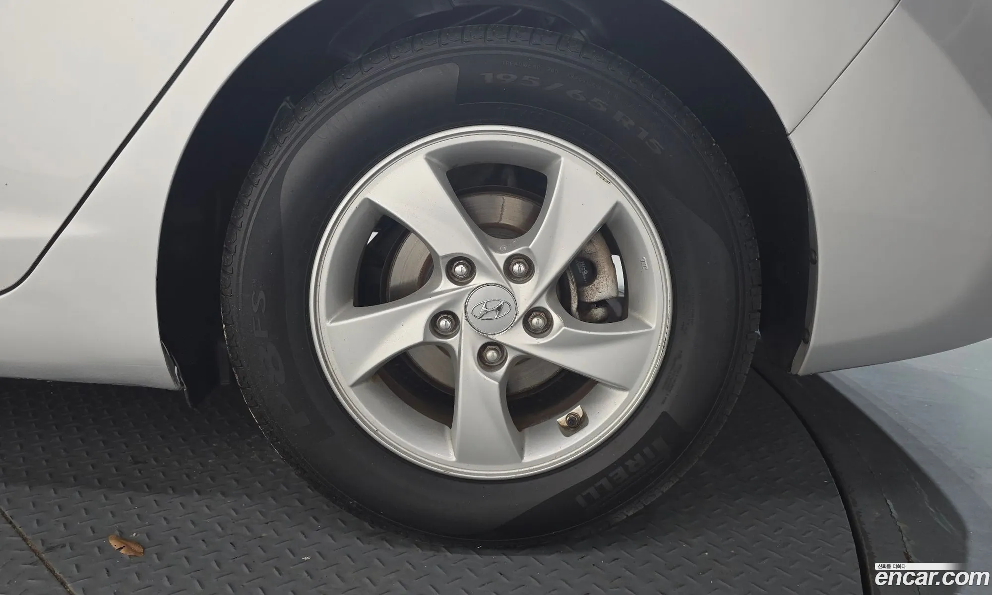 Hyundai Elantra 2015 — 10
