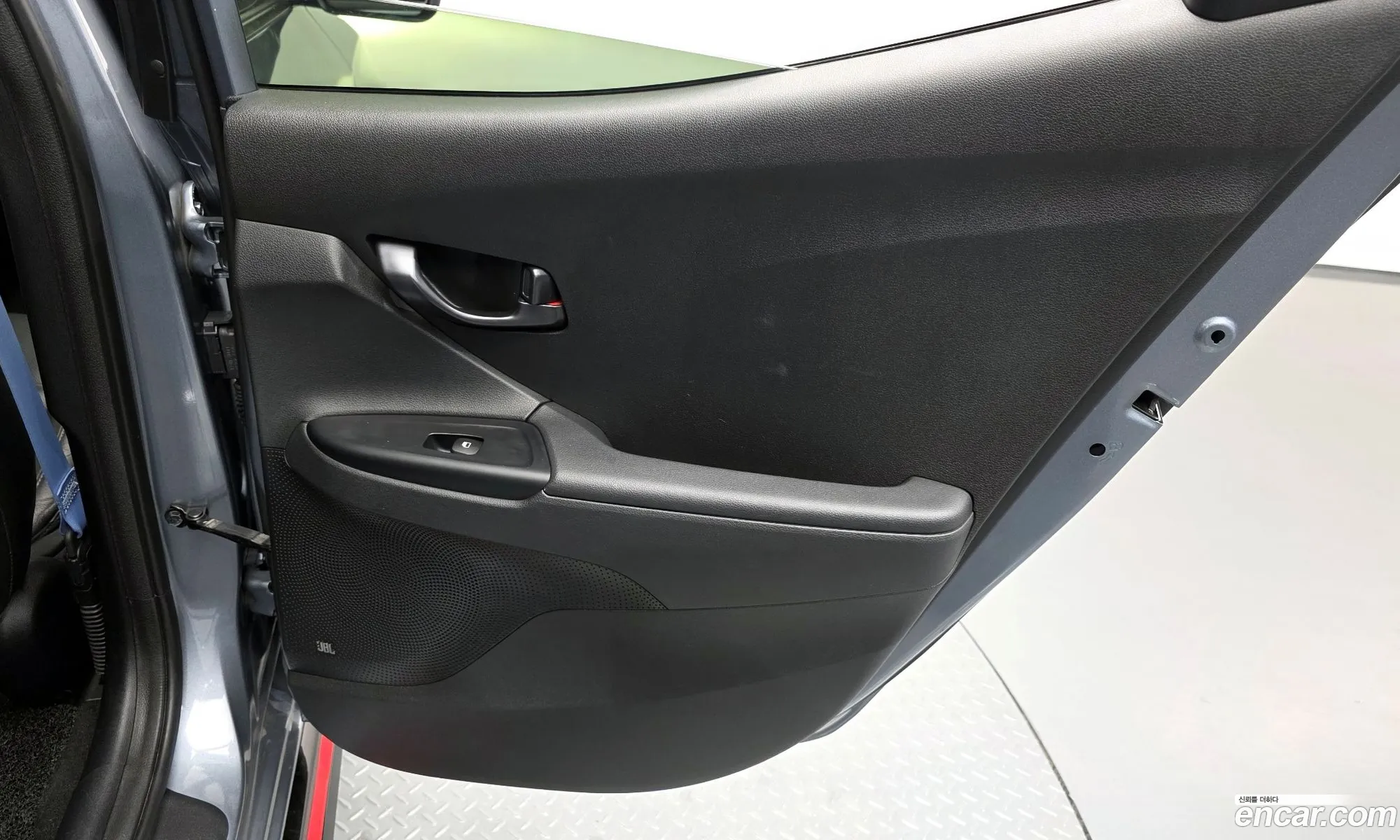Hyundai Veloster 2018 — 27