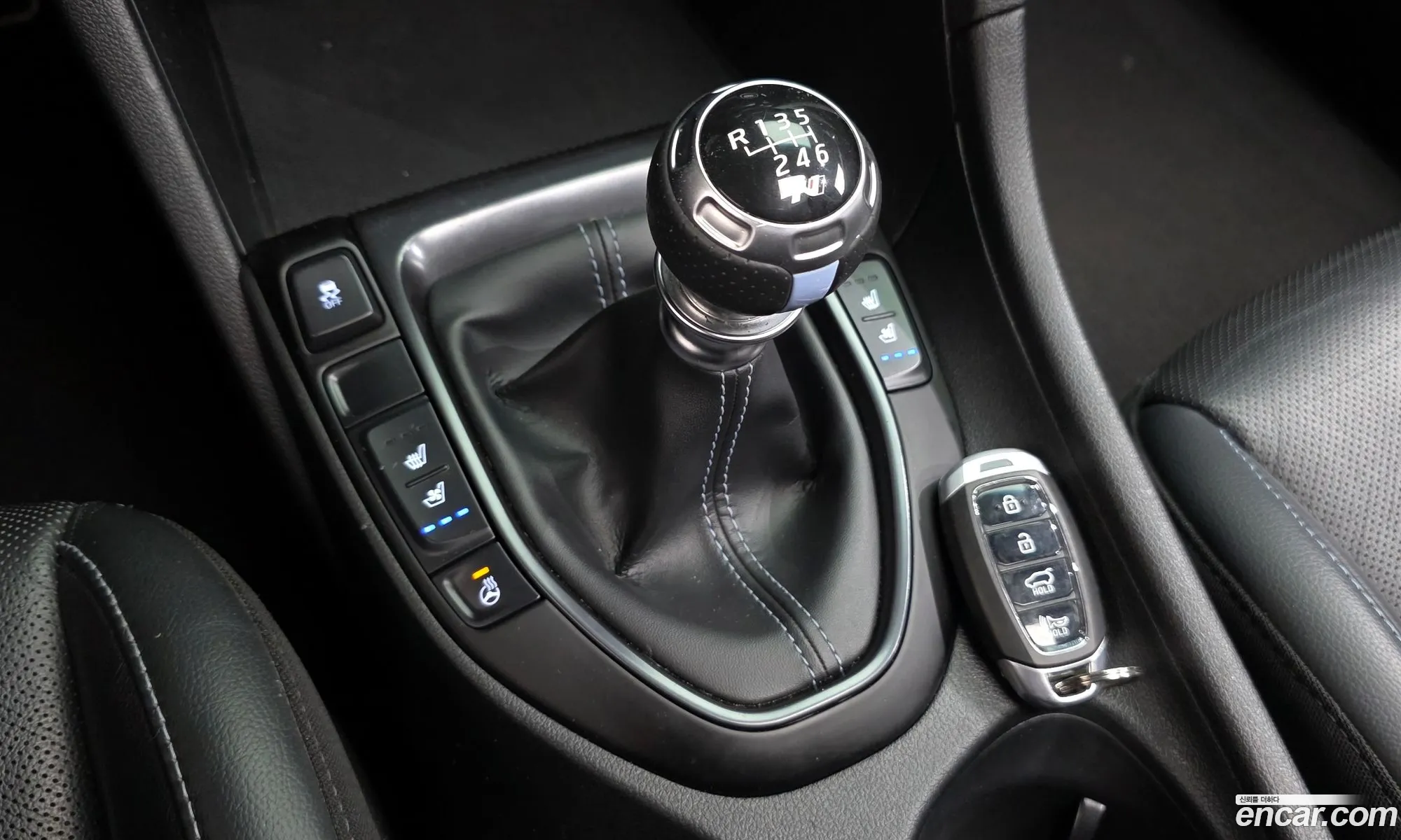 Hyundai Veloster 2018 — 24