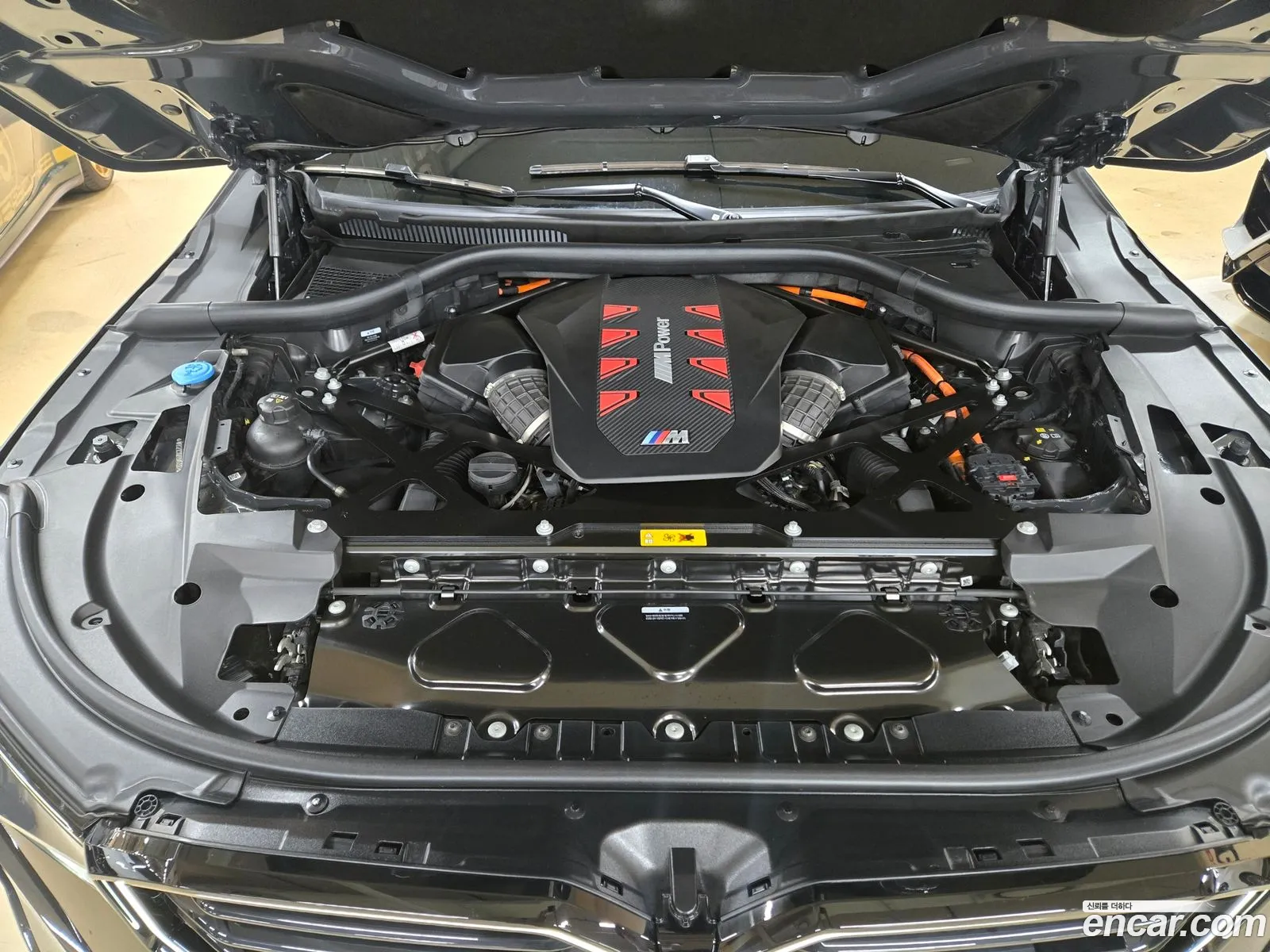 BMW XM 2025 — 14