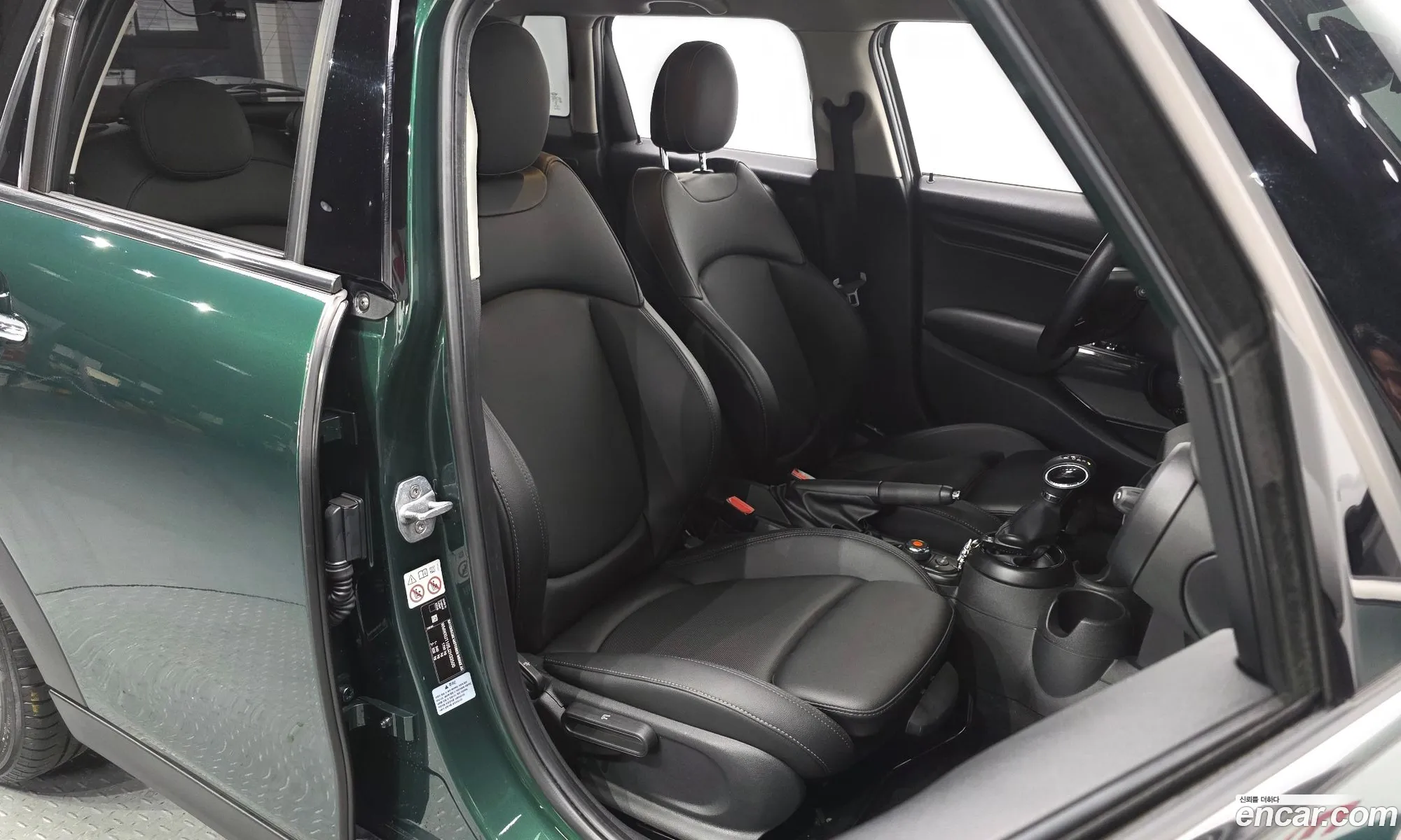 Mini Cooper 2018 WMWXU1105J2H33500 — 17