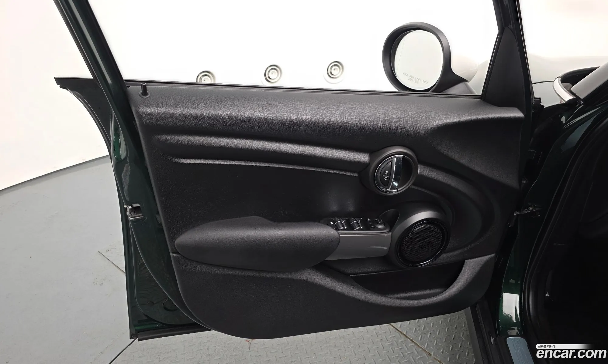 Mini Cooper 2018 WMWXU1105J2H33500 — 30