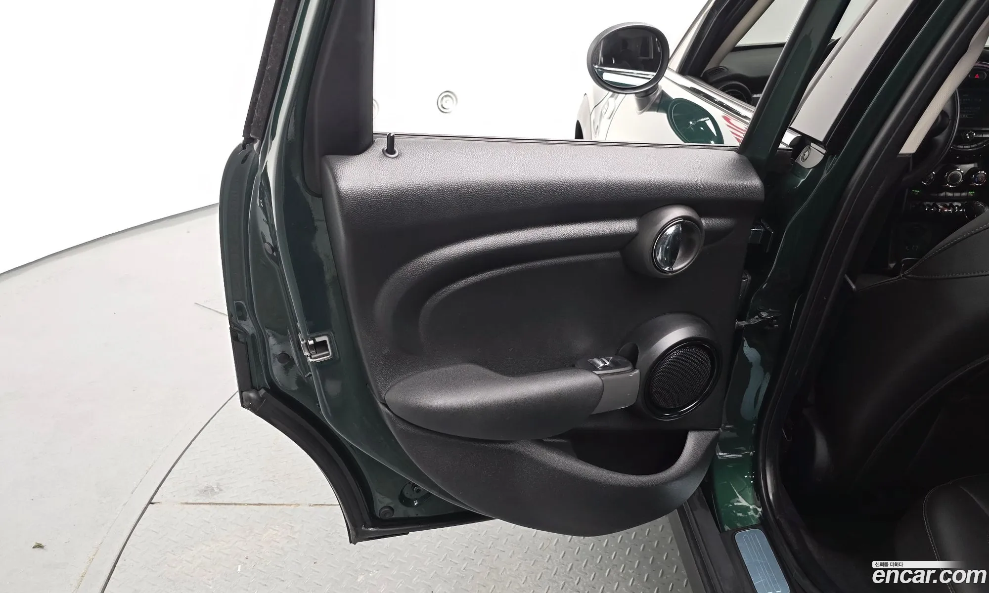 Mini Cooper 2018 WMWXU1105J2H33500 — 14