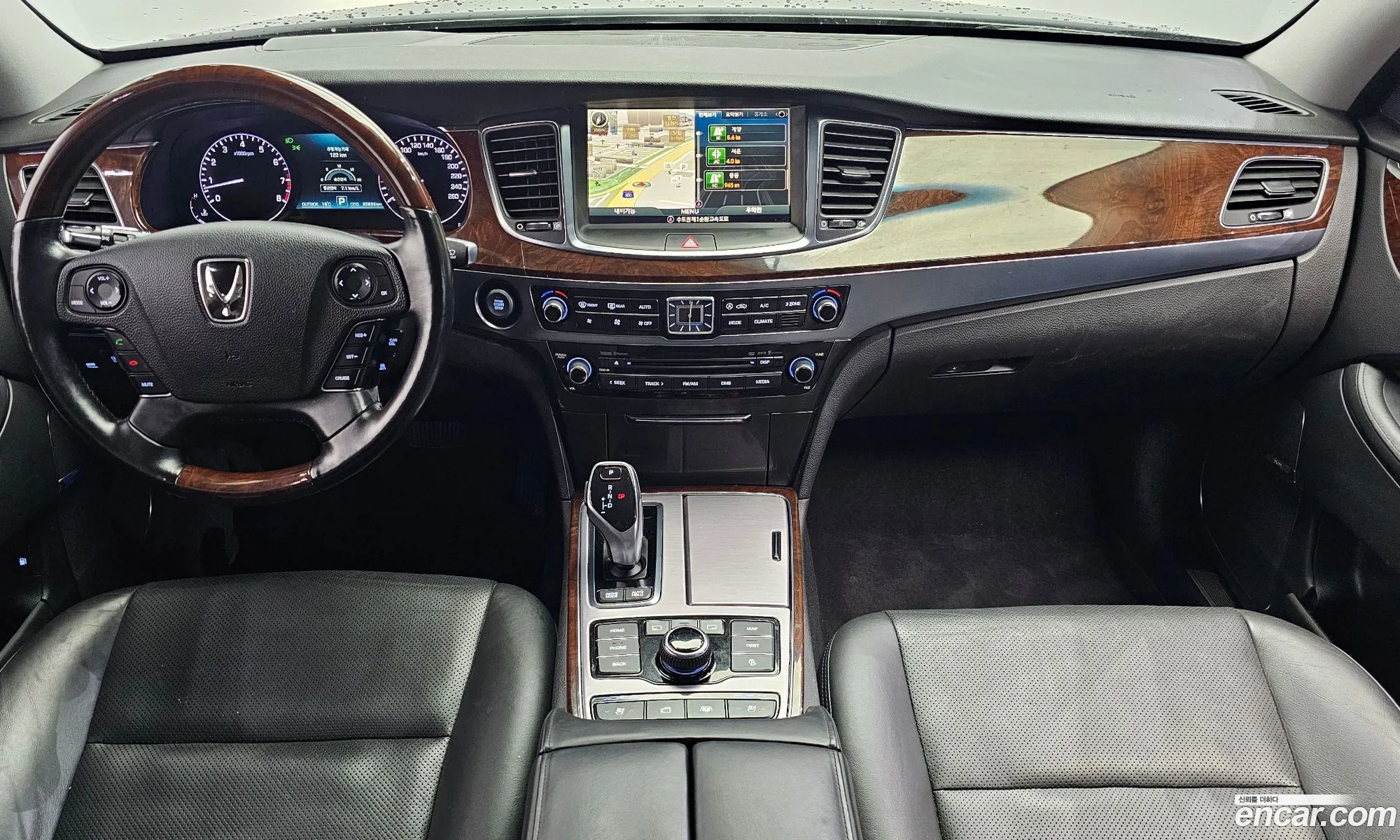 Hyundai Equus 2013 — 18